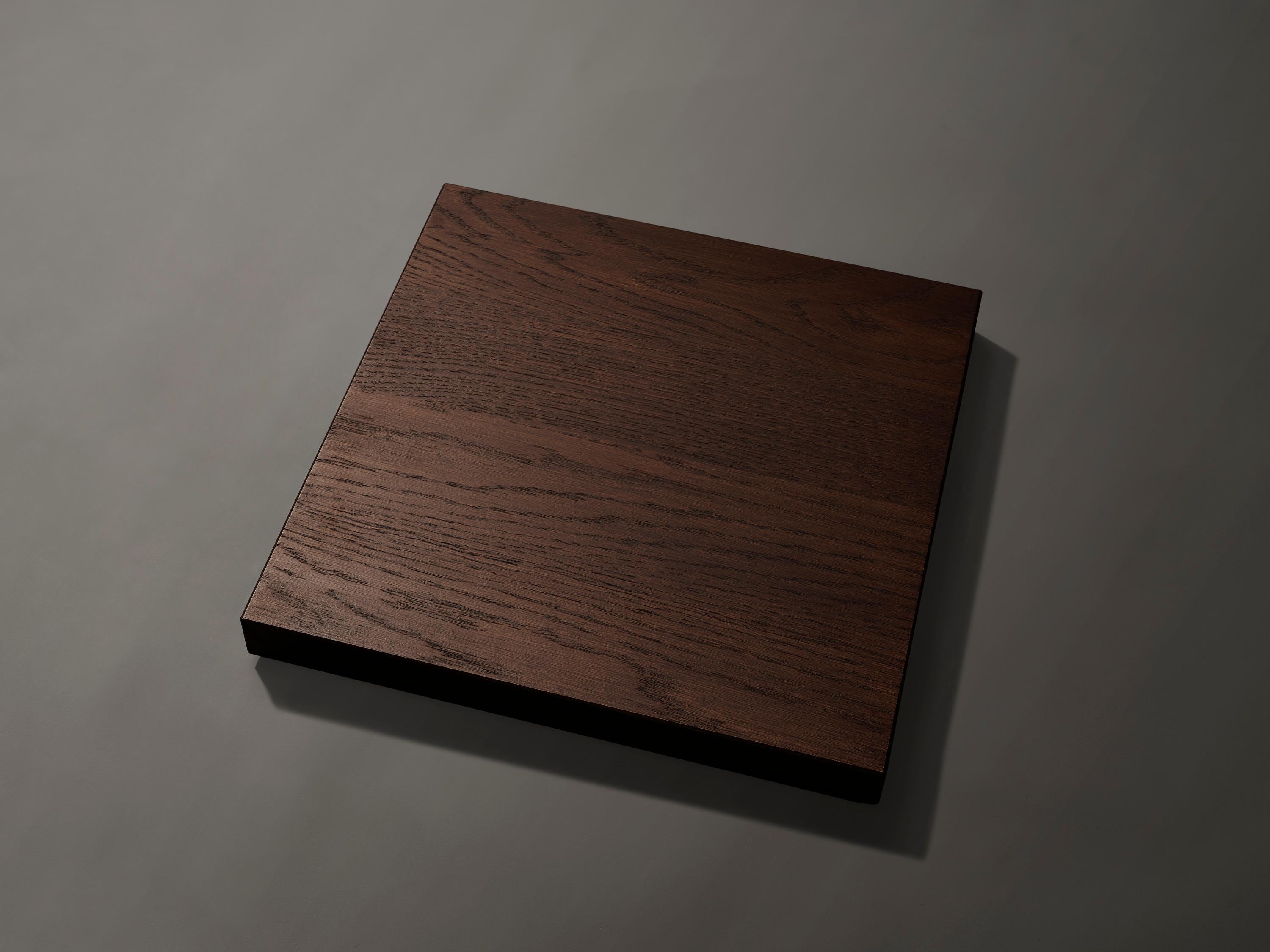 Handcrafted Brutalist Cadence Table in Solid Dark Brown French Oak - Mokko en vente 11