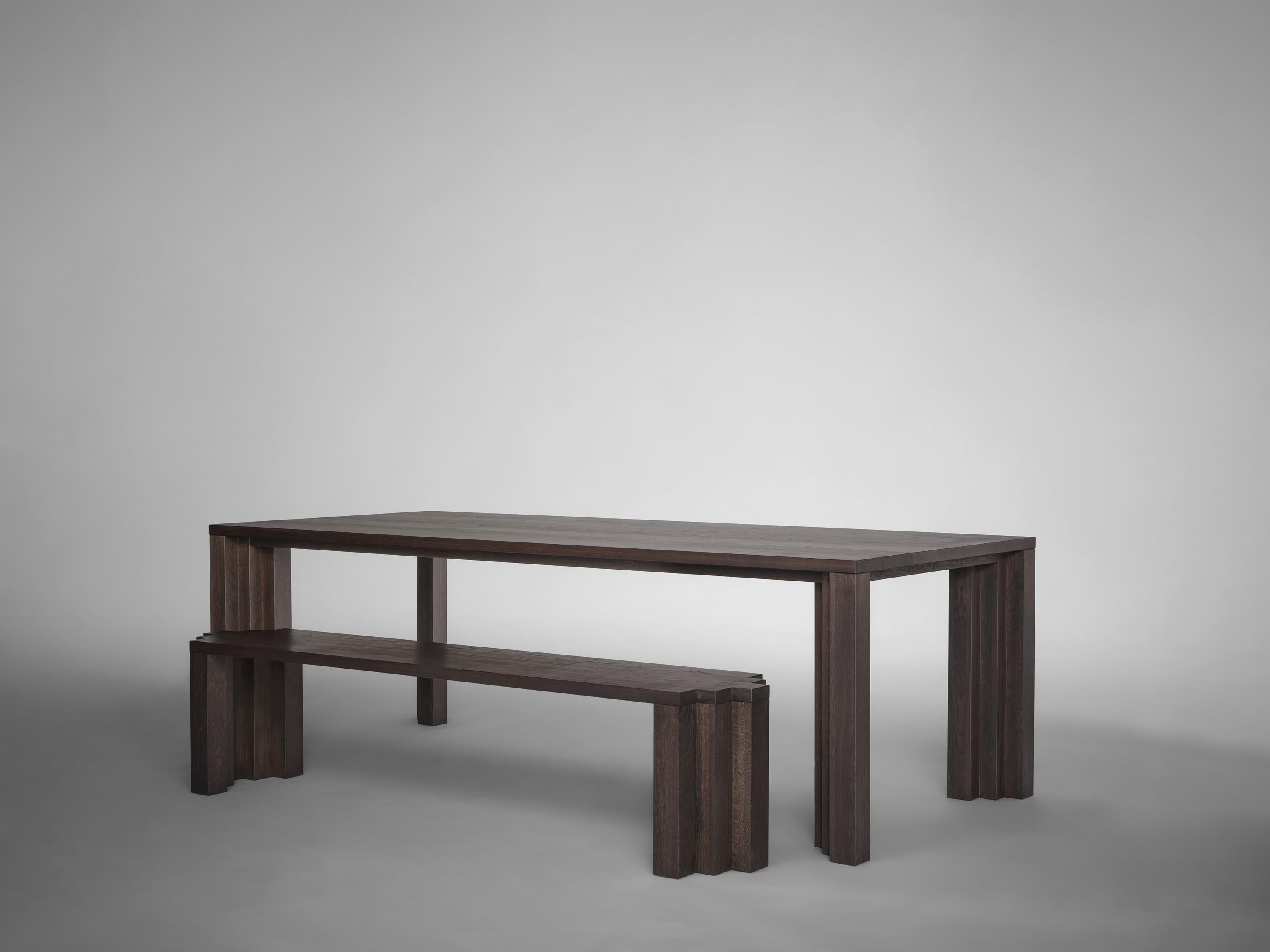 Handcrafted Brutalist Cadence Table in Solid Dark Brown French Oak - Mokko en vente 1