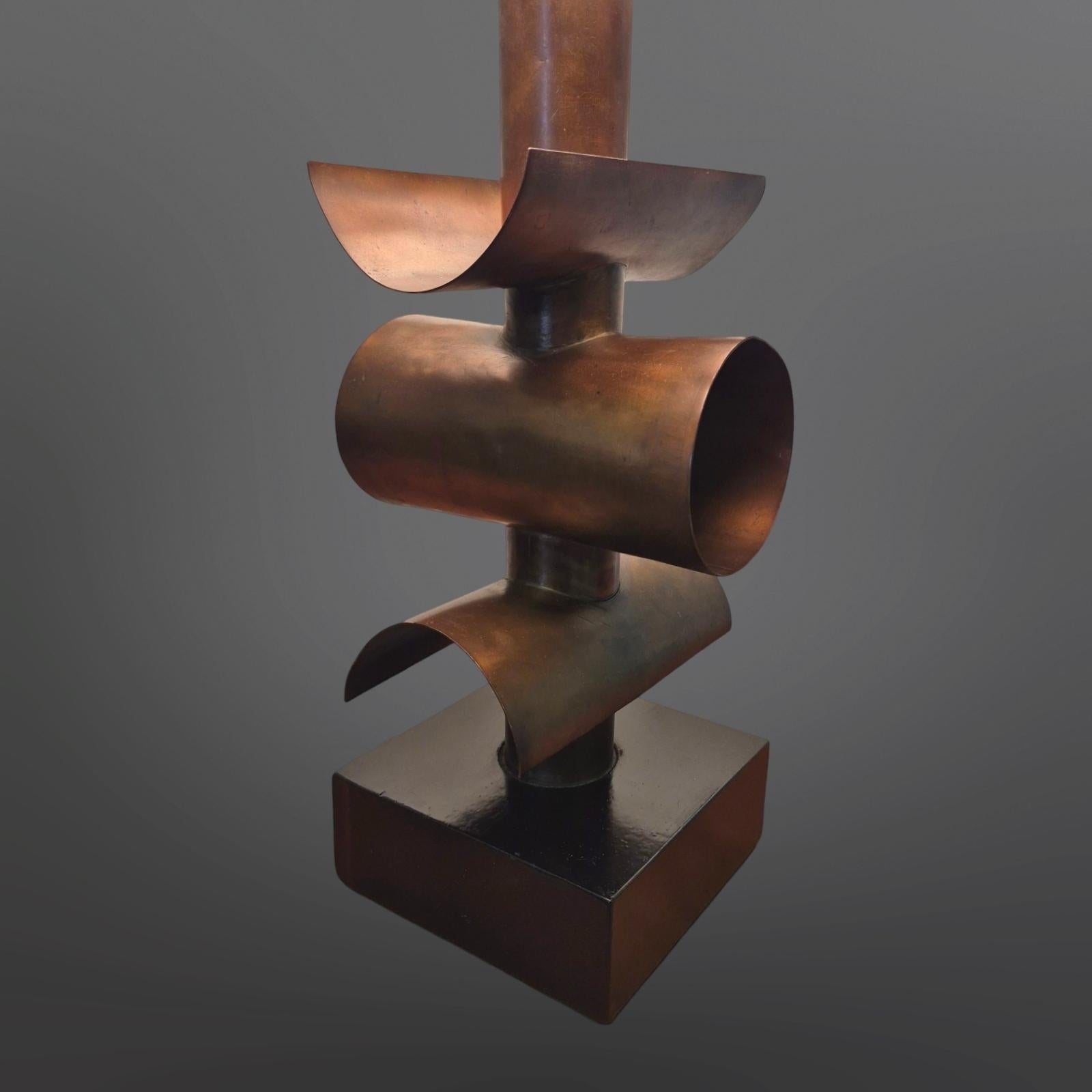 Brutalist Handcrafted brutalist copper table lamp, Netherlands 1960s For Sale