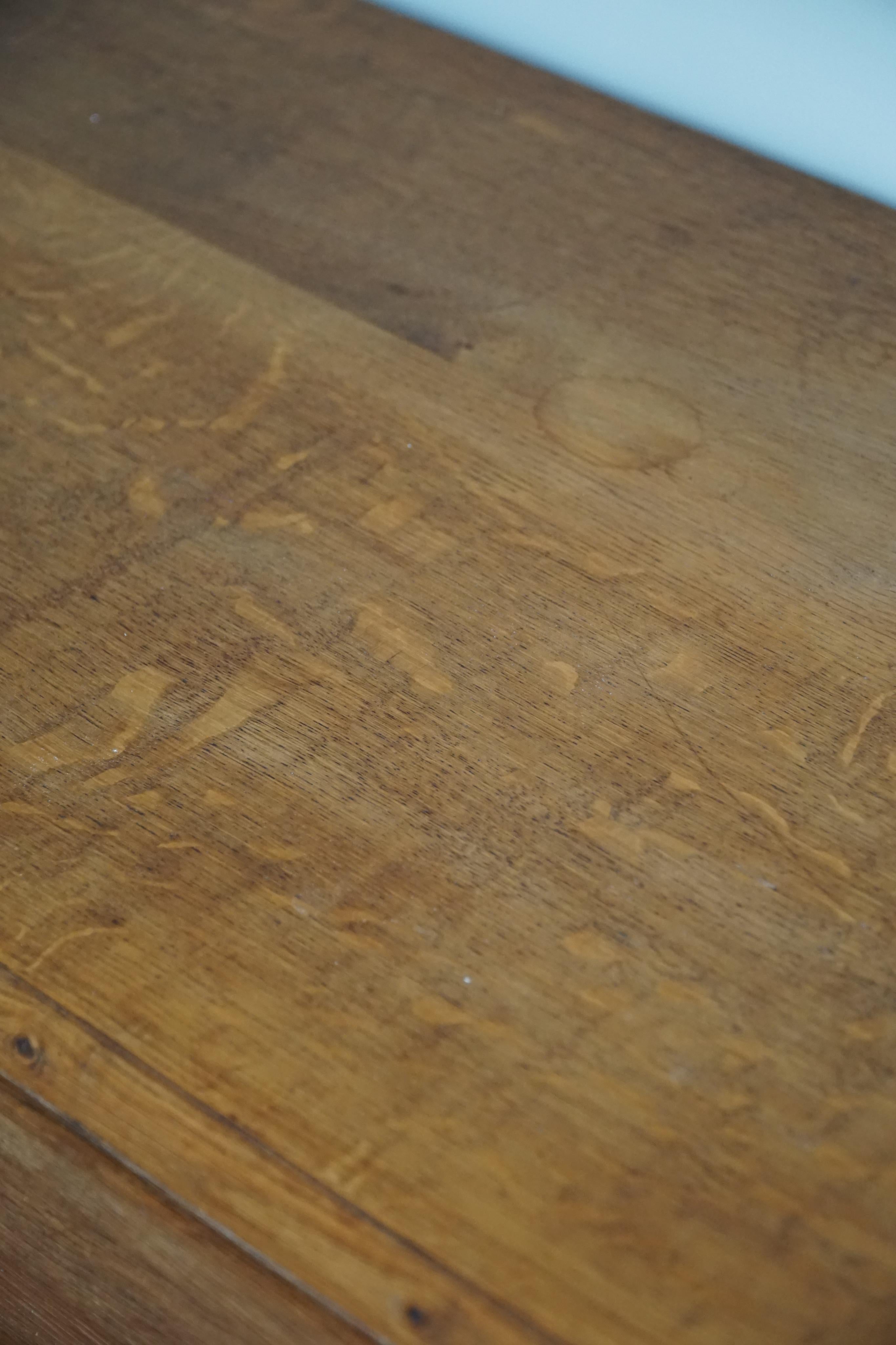Mobile artigianale in Oak, metà secolo, realizzato da un falegname danese negli anni '50 in vendita 1