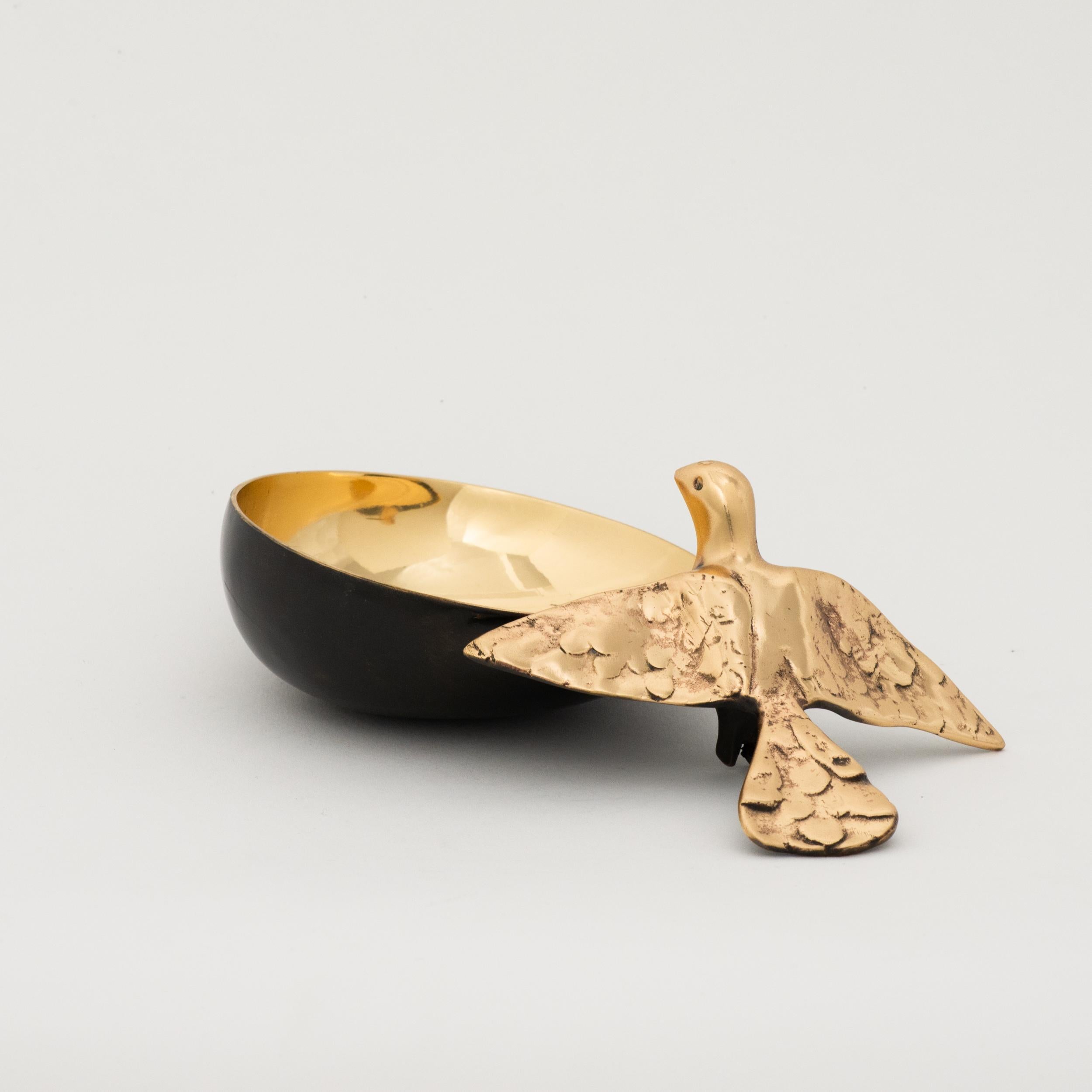 Handgefertigte Dekoschale aus Bronzeguss mit Vogel (Gegossen)
