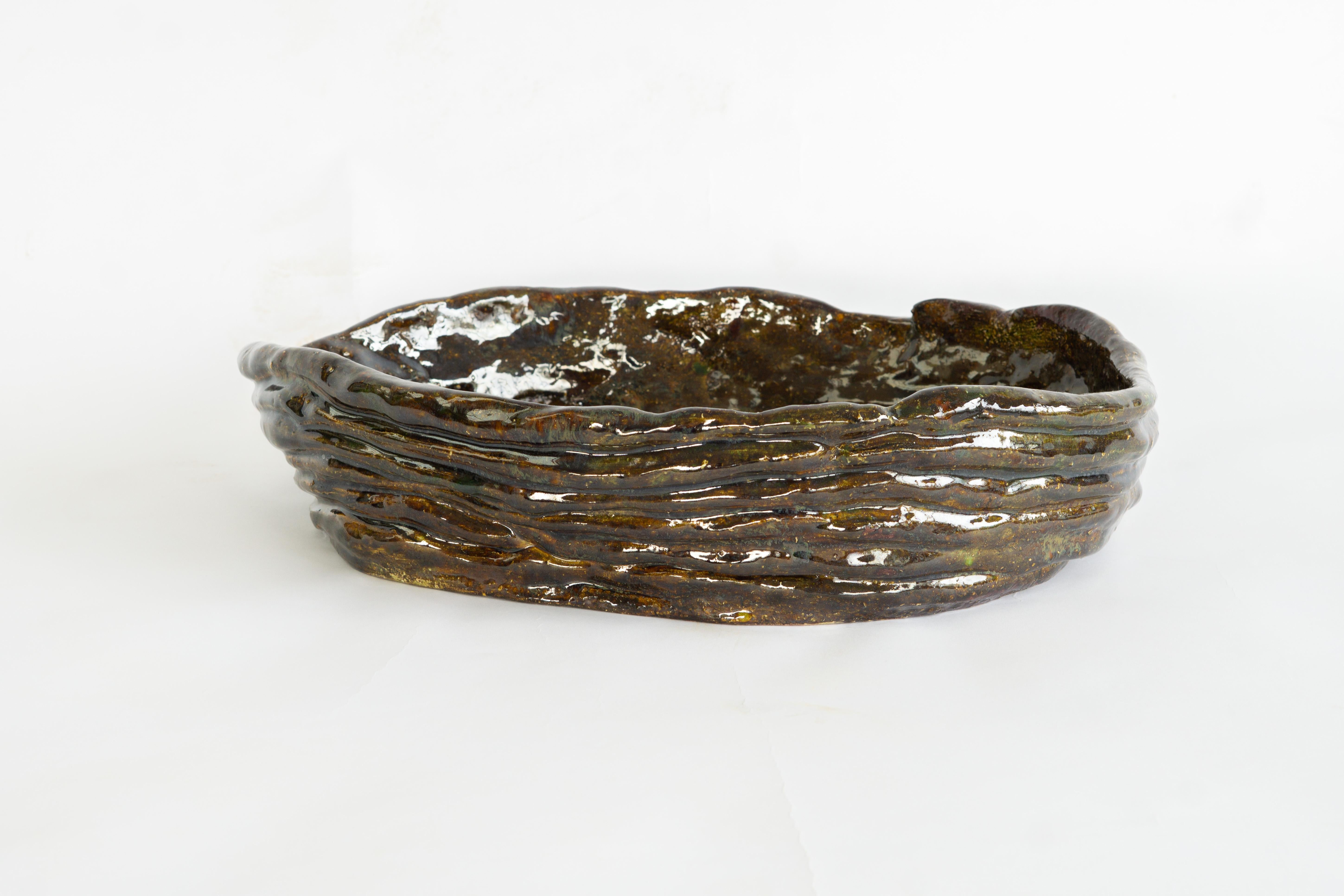 Bol en céramique artisanale en Greene & Greene - Vaisseau sculptural ovale en vente 3