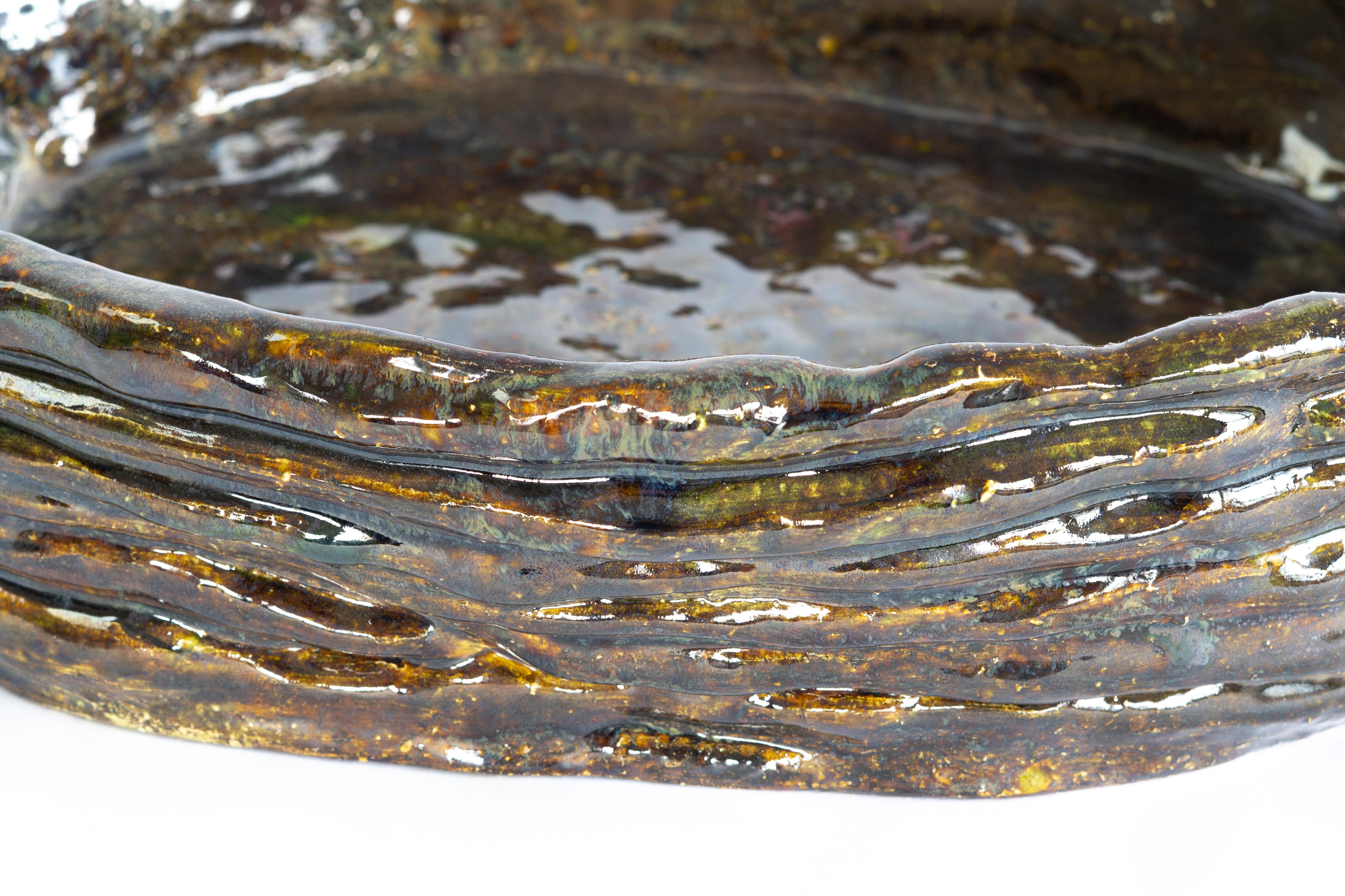 Bol en céramique artisanale en Greene & Greene - Vaisseau sculptural ovale en vente 5