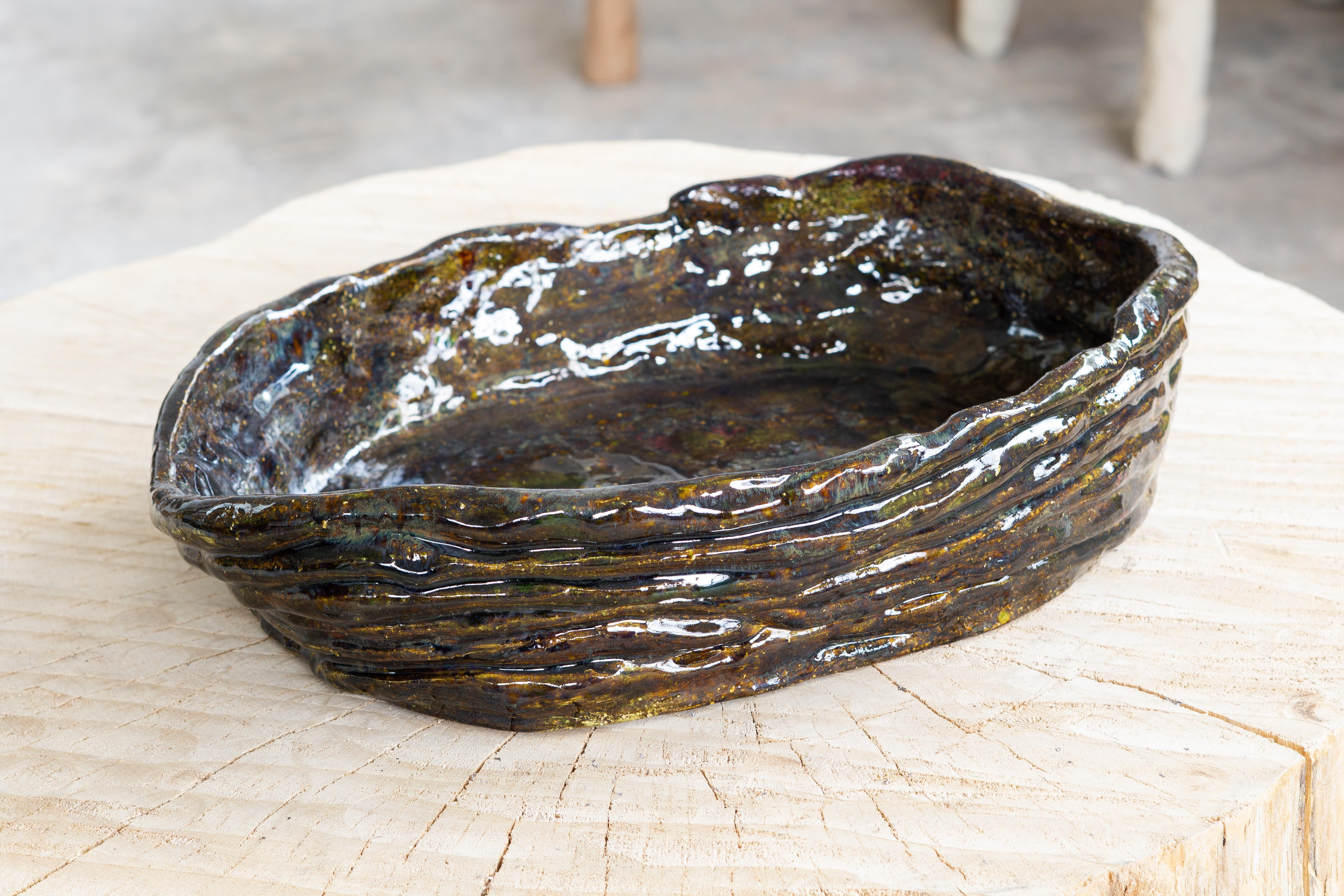 Bol en céramique artisanale en Greene & Greene - Vaisseau sculptural ovale en vente 10