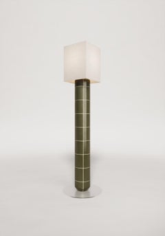 Lámpara de pie de cerámica artesanal en esmalte verde