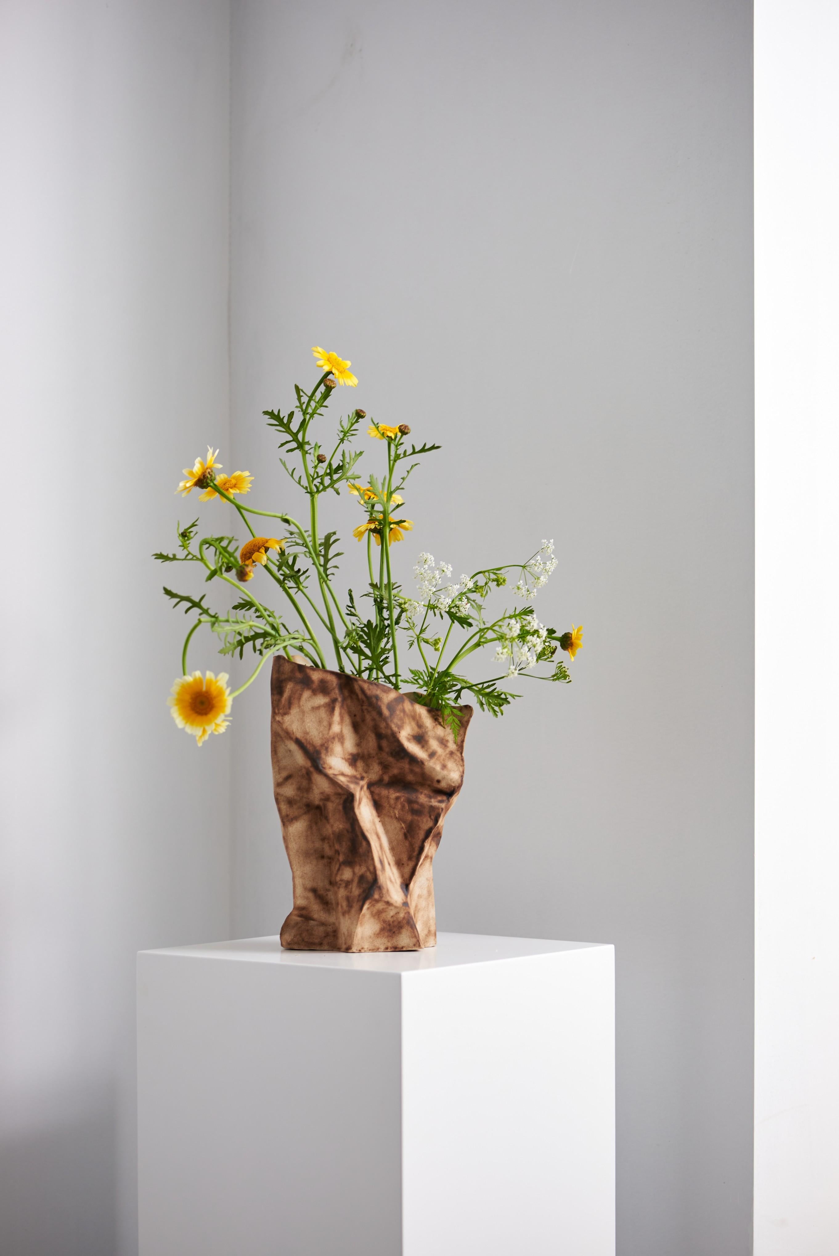 Set of 2 Vases, Dimensions (from left to right):
- 3.5