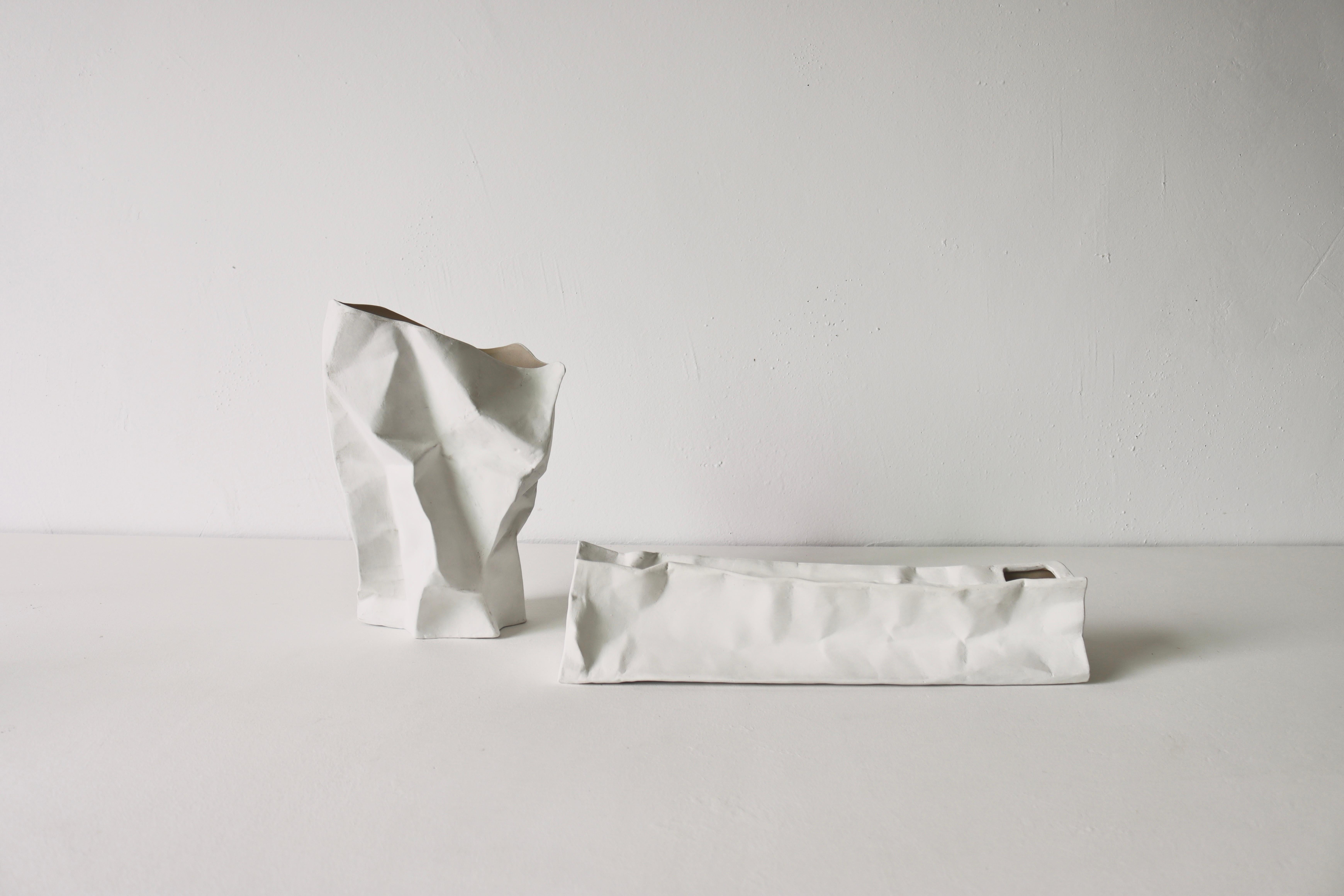 Ensemble de 2 vases, Dimensions (de gauche à droite) :
- 10 