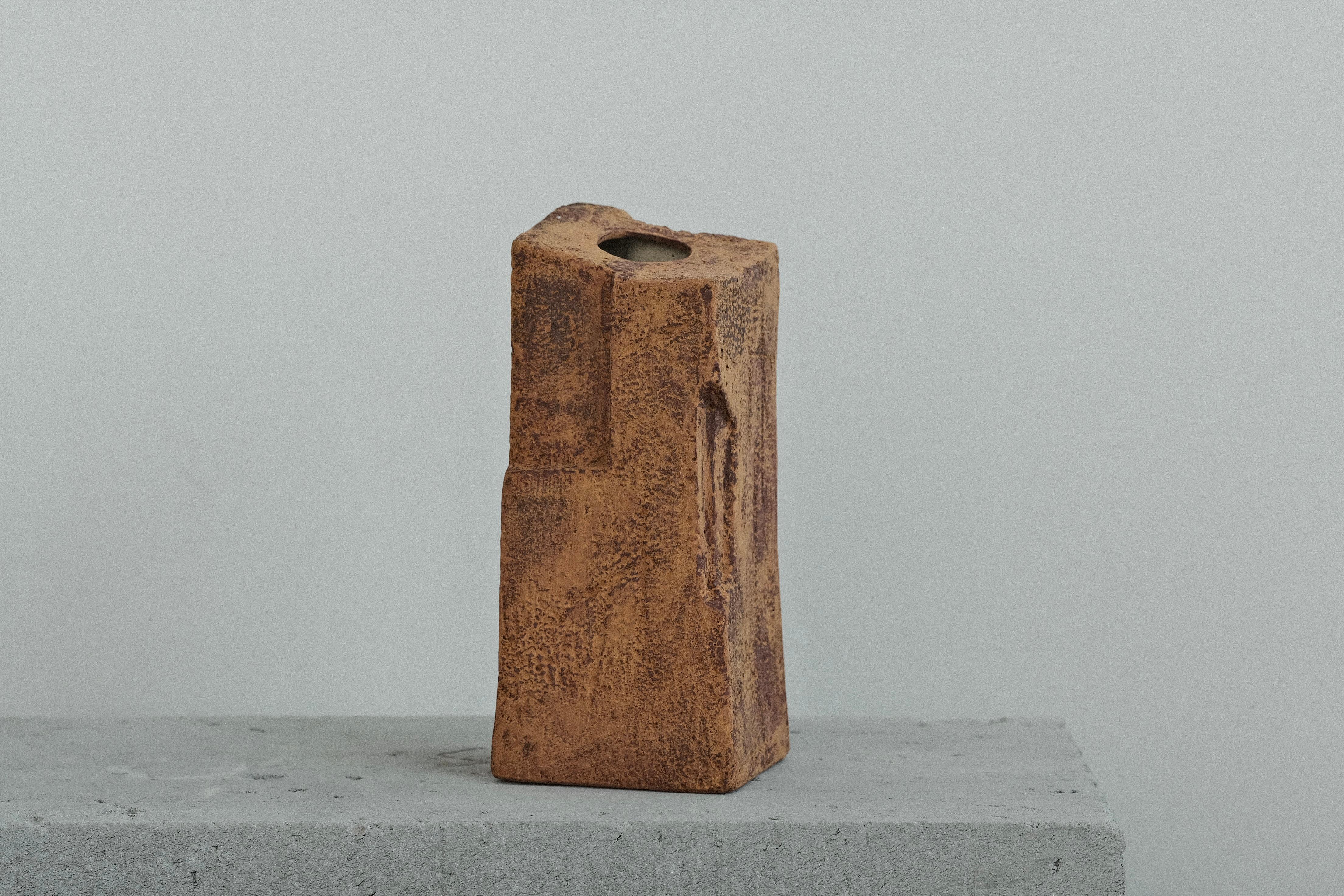 Vases sculpturaux en céramique fabriqués à la main (lot de 2) - Deux tons, Design/One Contemporary Neuf - En vente à 景德镇市, CN