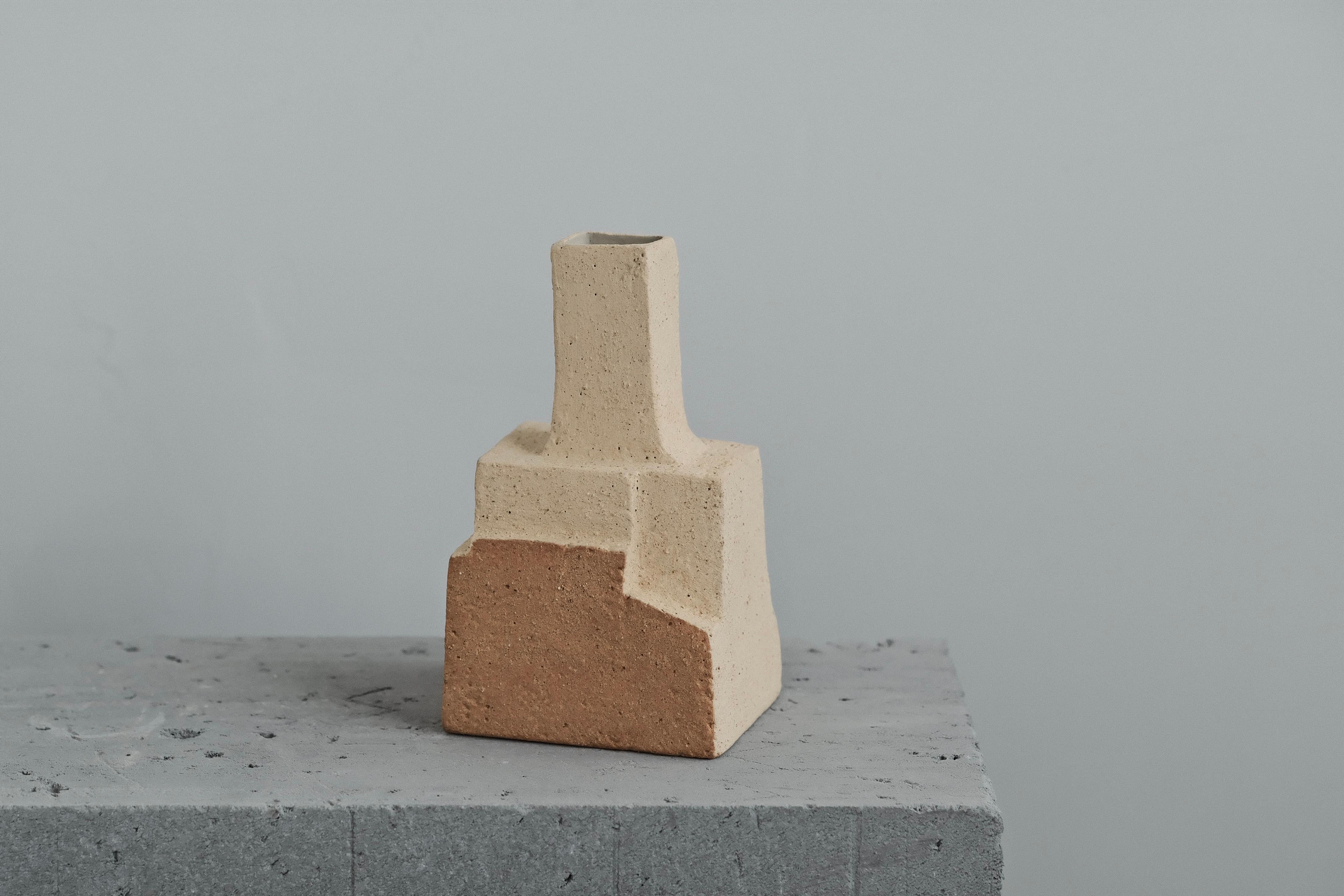 Vases sculpturaux en céramique fabriqués à la main (lot de 4) - Deux tons, Design/One Contemporary Neuf - En vente à 景德镇市, CN