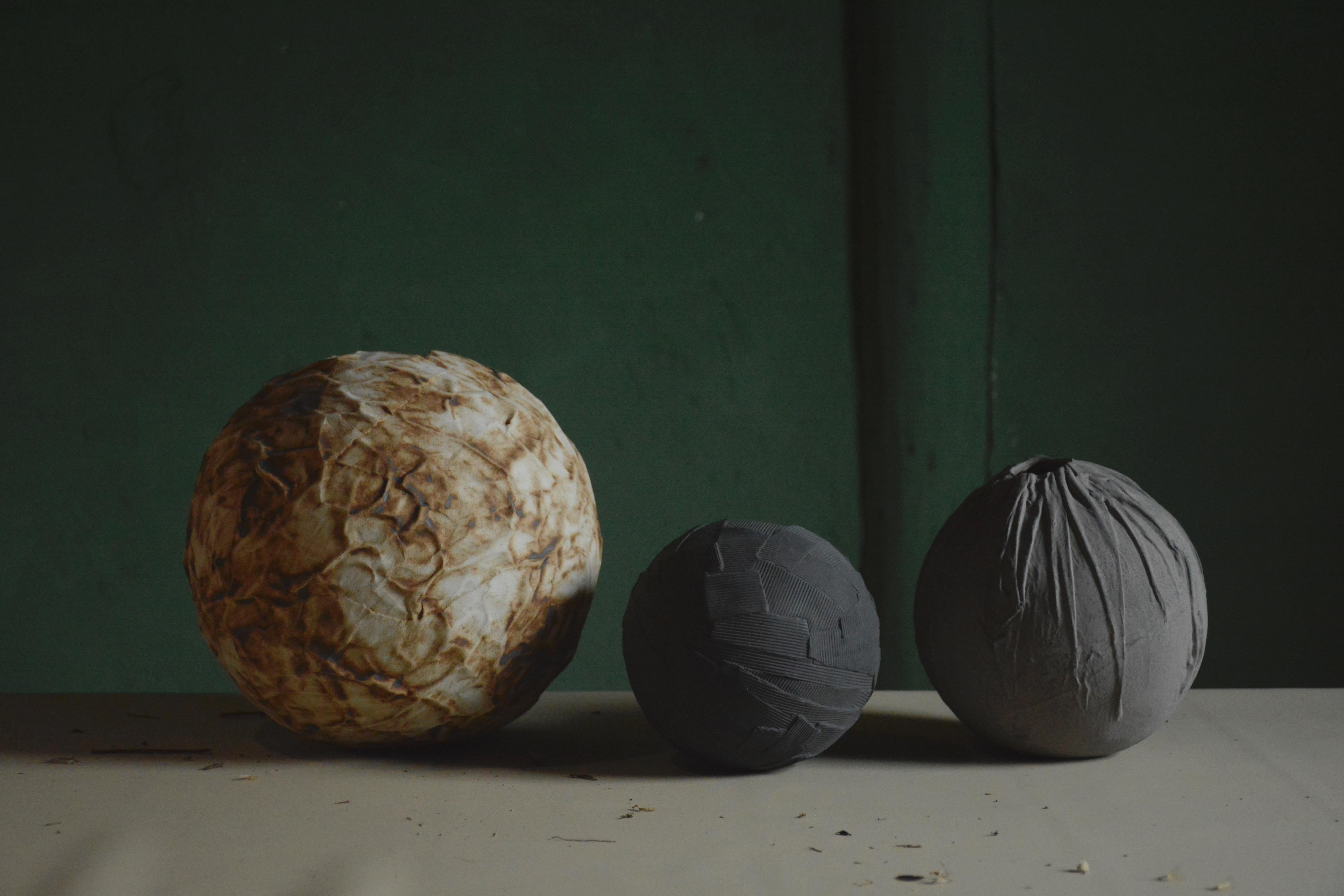Set of 3 vases, Dimensions (from left to right):
- 9
