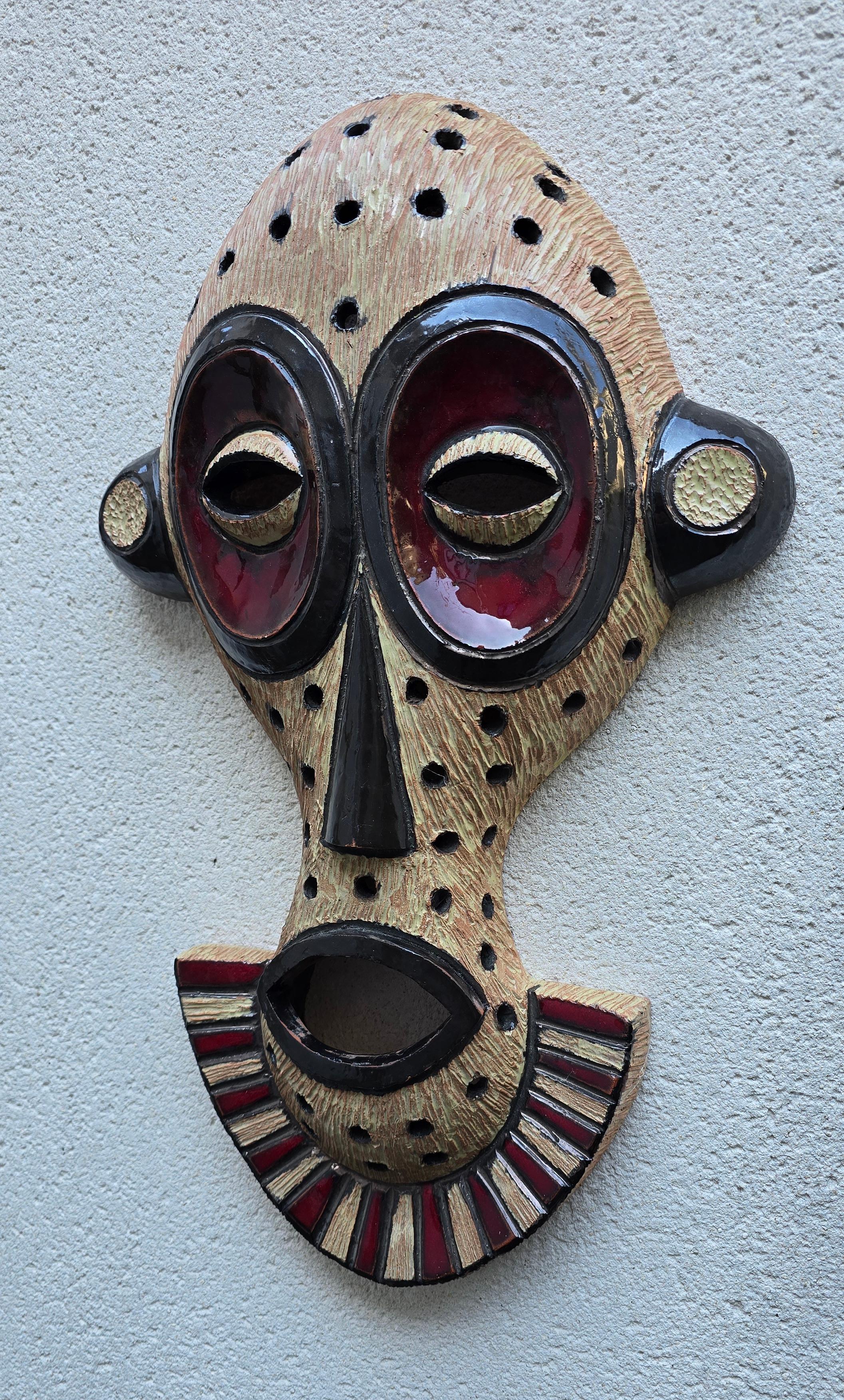 Céramique Masque tribal en céramique fabriqué à la main en vente
