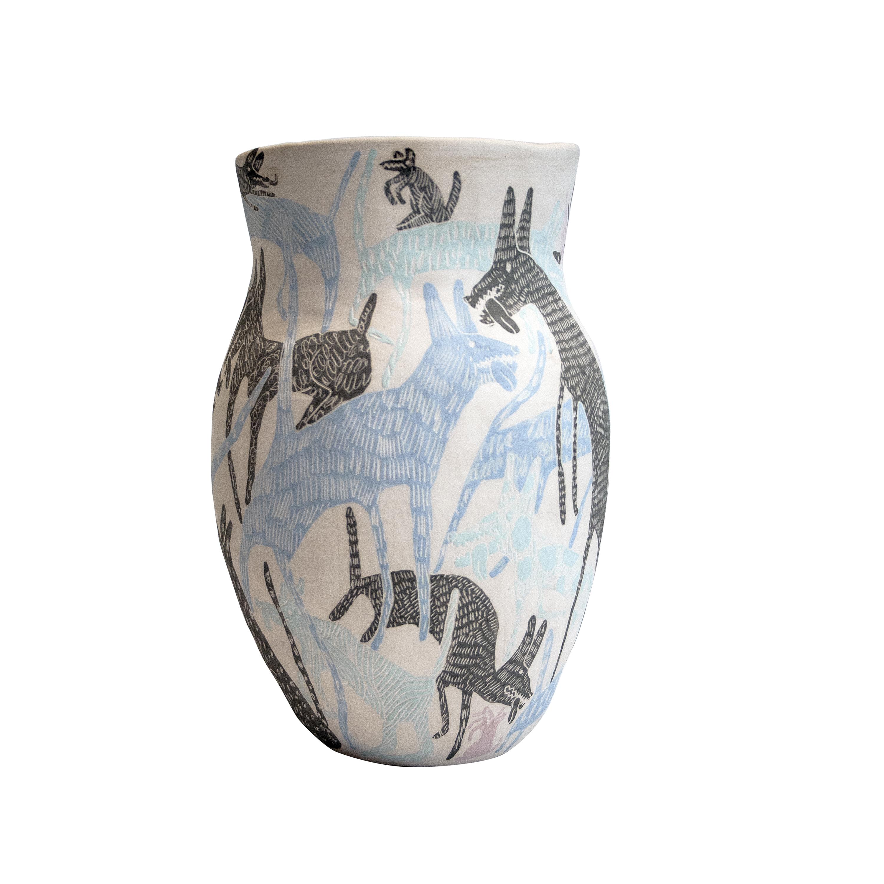 Questo vaso artigianale è stato progettato e realizzato dalla collaborazione dei designer spagnoli Carlos Jiménez, meglio conosciuto come 