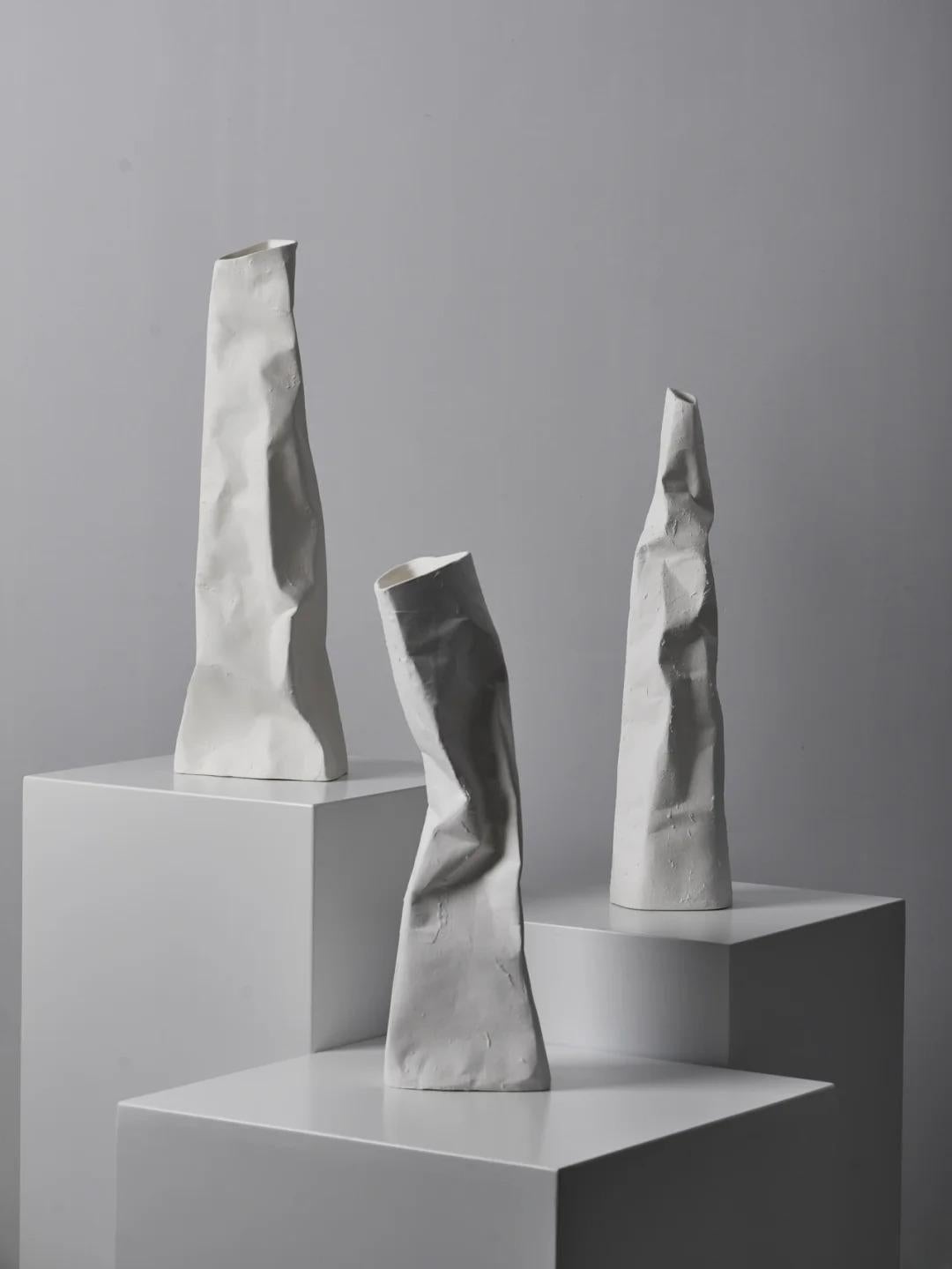Ensemble de 3 vases, Dimensions (de gauche à droite) :
- 18 