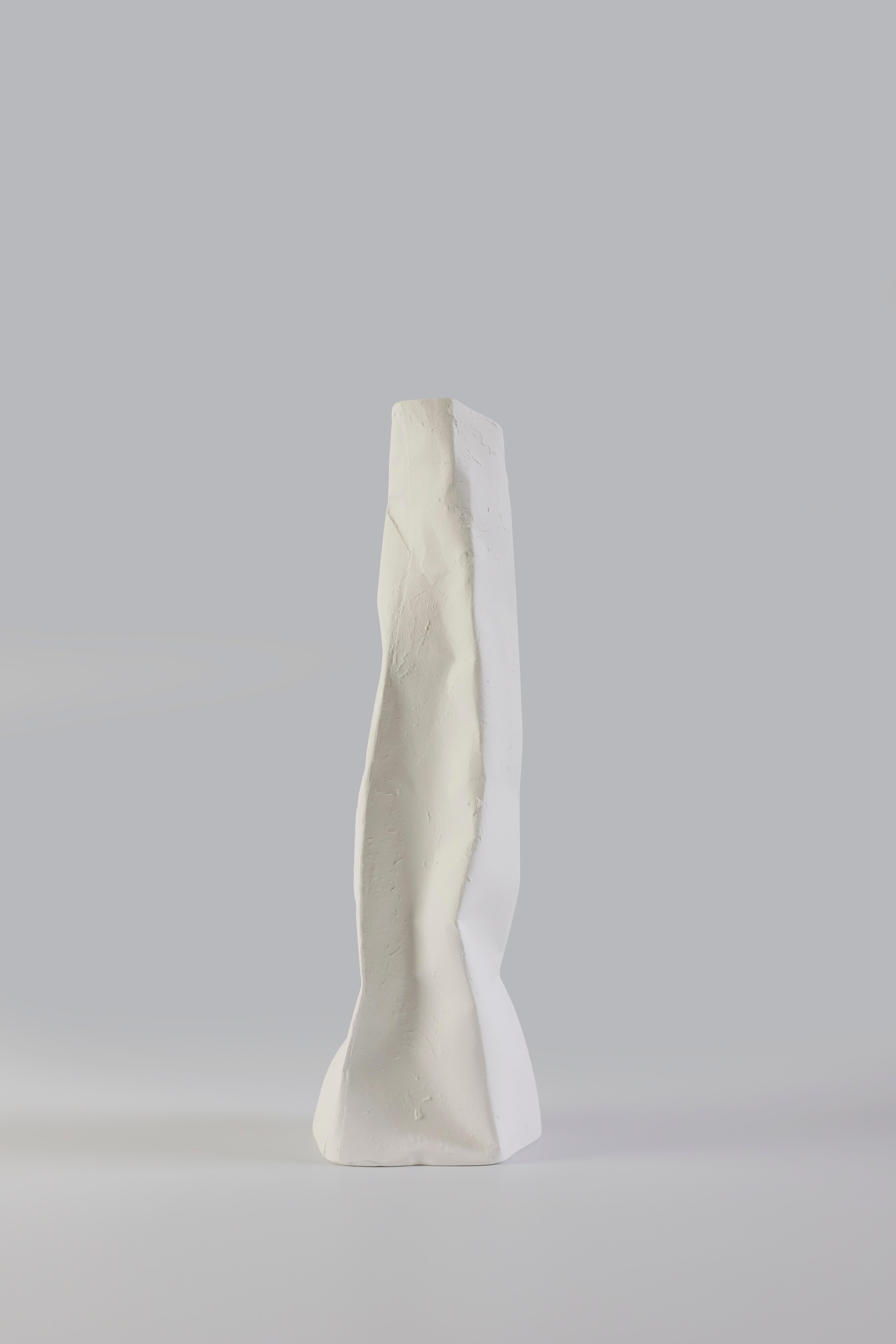 Chinois Vases en céramique fabriqués à la main (six de 3) - avec forme froissée en vente