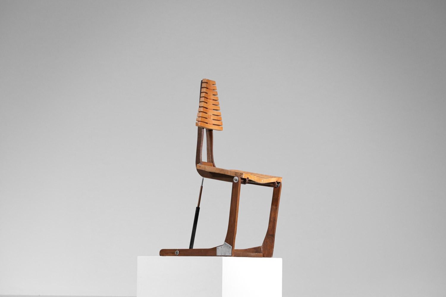 Handgefertigter Stuhl, einzigartiger Prototyp, montiert auf Zylinder, Massivholz, 80er Jahre (Industriell) im Angebot