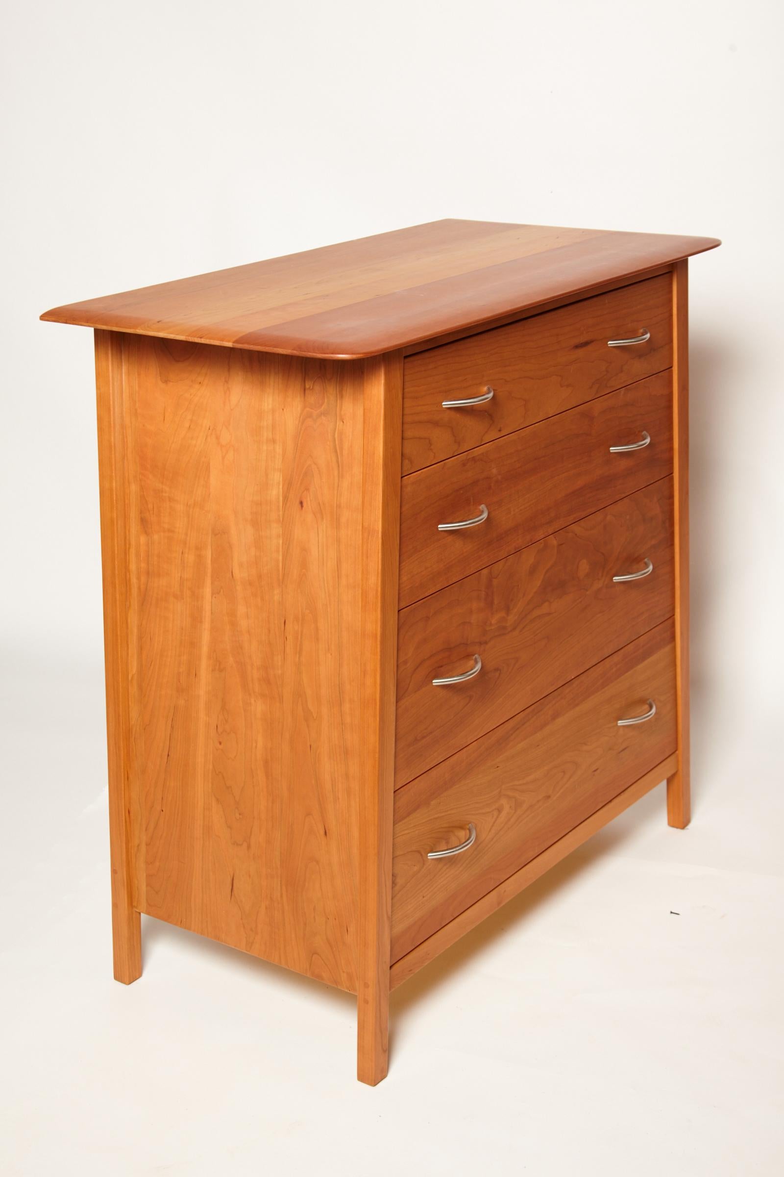 Handcrafted Cherry Dresser by Pompanoosuc Mills, Vermont In Good Condition In Plymouth, MA