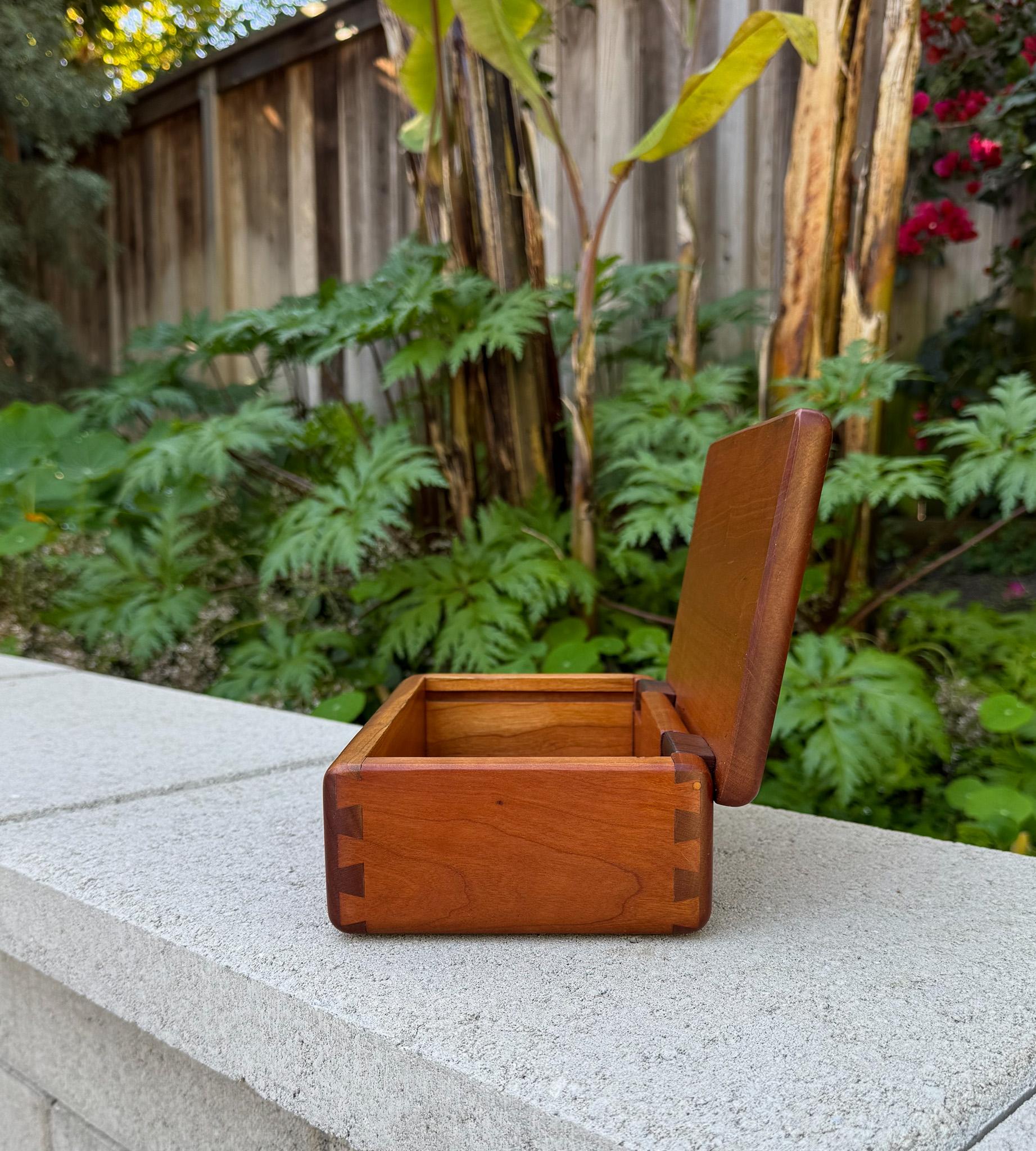 Handcrafted Cherry Wood Lidded Box, 20th Century For Sale 8
