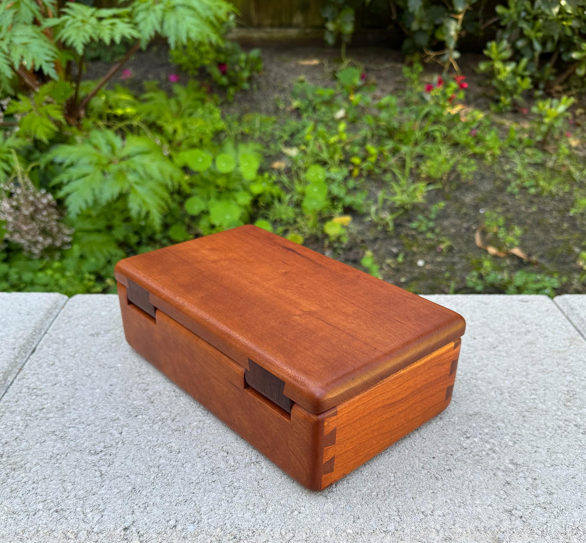Handcrafted Cherry Wood Lidded Jewelry Box, 20th Century. 