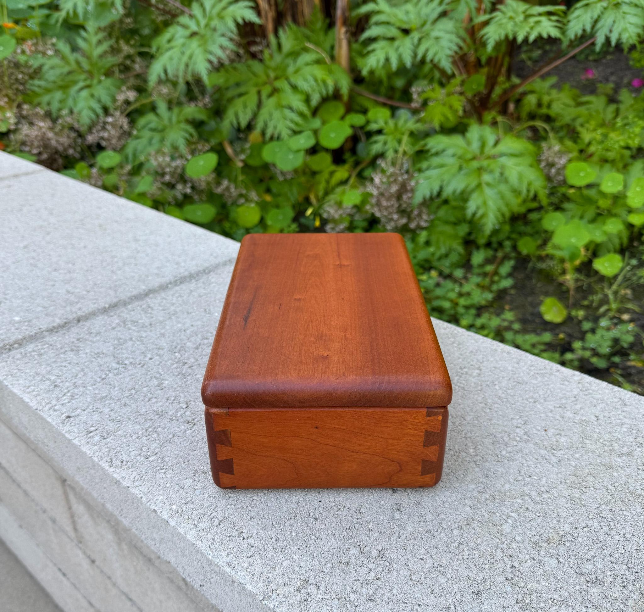 Handcrafted Cherry Wood Lidded Box, 20th Century In Good Condition For Sale In San Juan Capistrano, CA