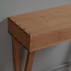 Console o toeletta realizzata a mano, in rovere inglese massiccio, di SUM Furniture
