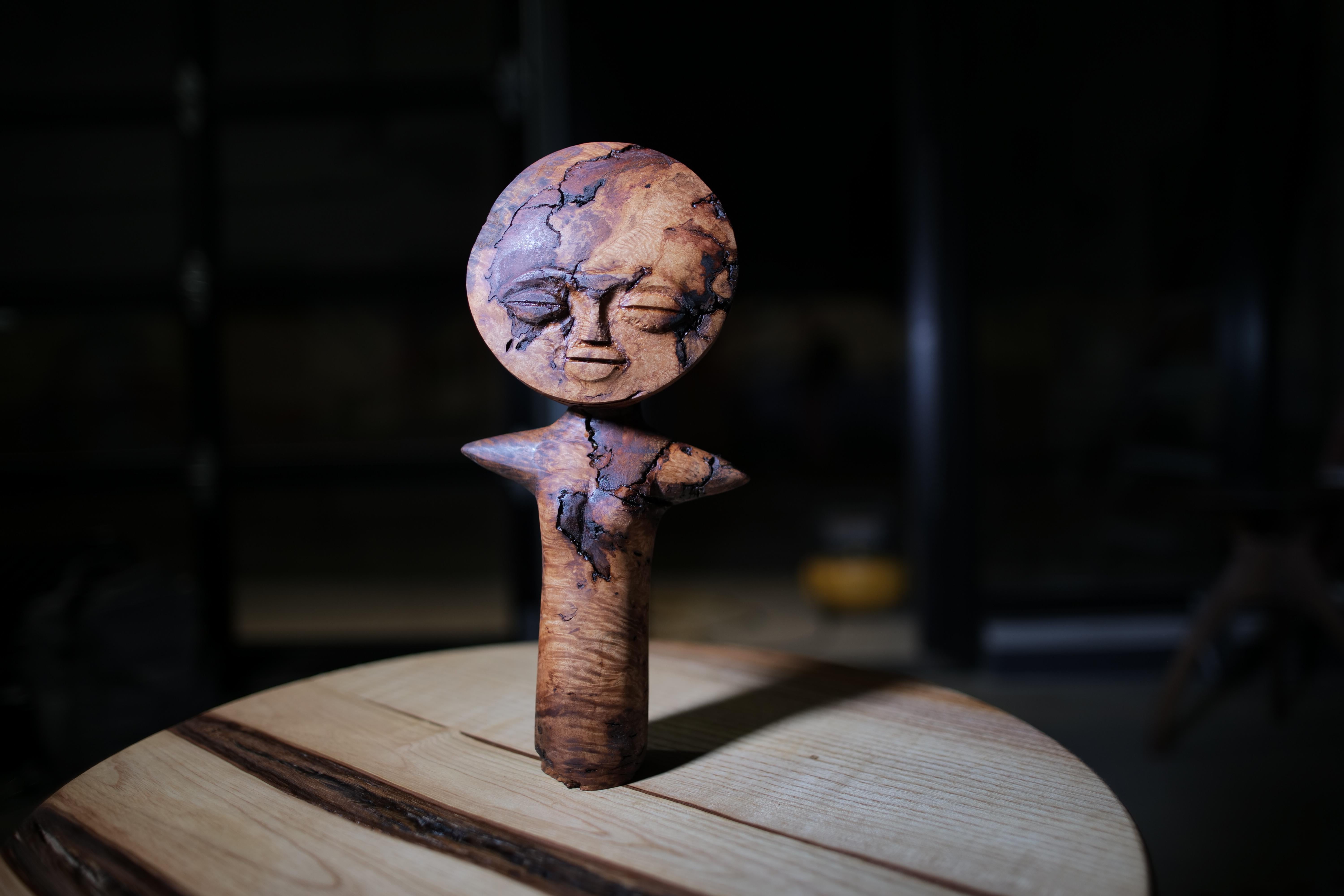 Handcrafted Contemporary Akuaba Doll Sculpture - Inspiriert von Ashanti Tradition (amerikanisch) im Angebot