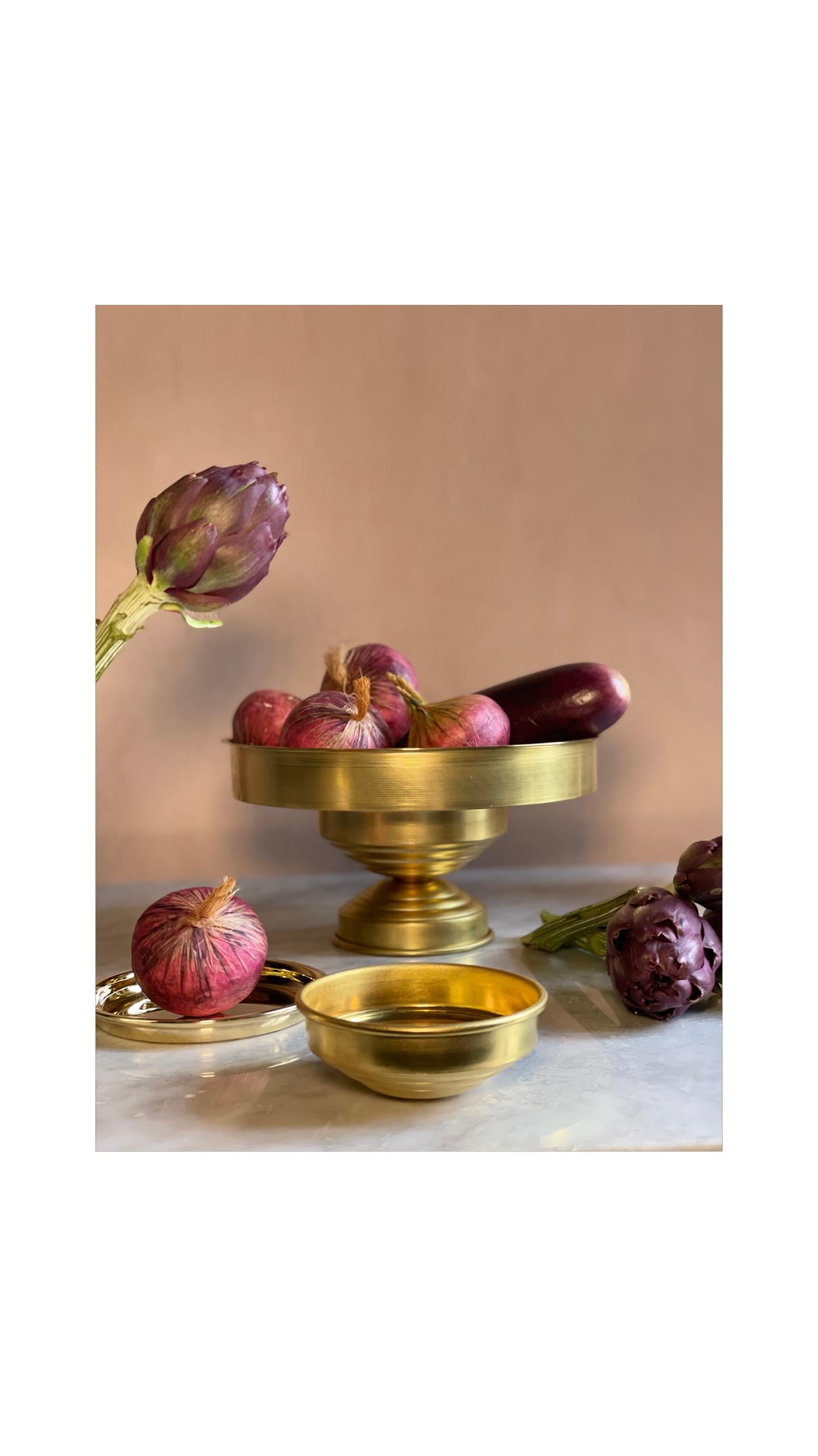 Laiton Handcrafted Contemporary Brass Bowls, Set of 24, Made in Italy en vente