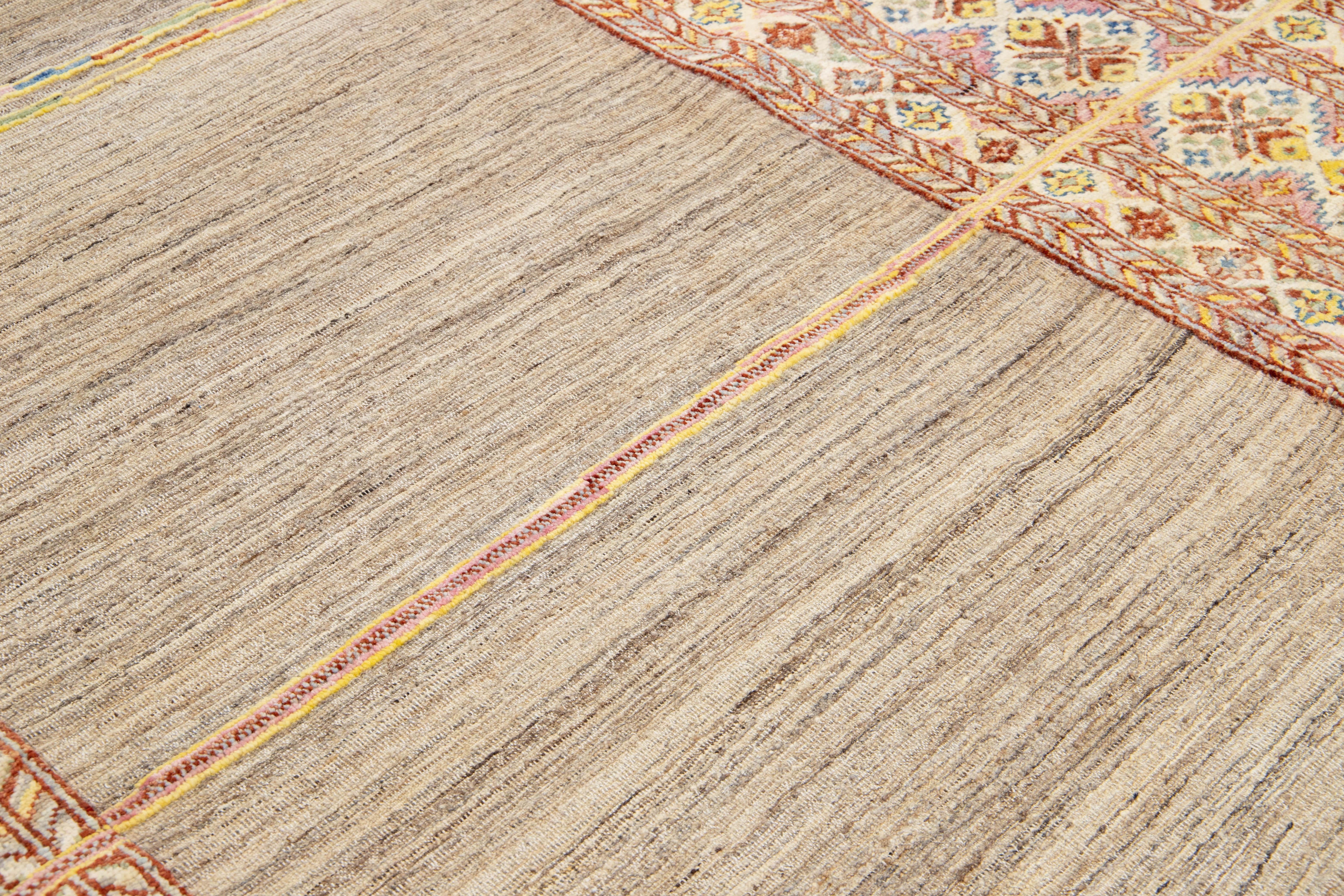 Handcrafted Contemporary Moroccan Style Wool Rug In Beige With Tribal Pattern (Wolle) im Angebot