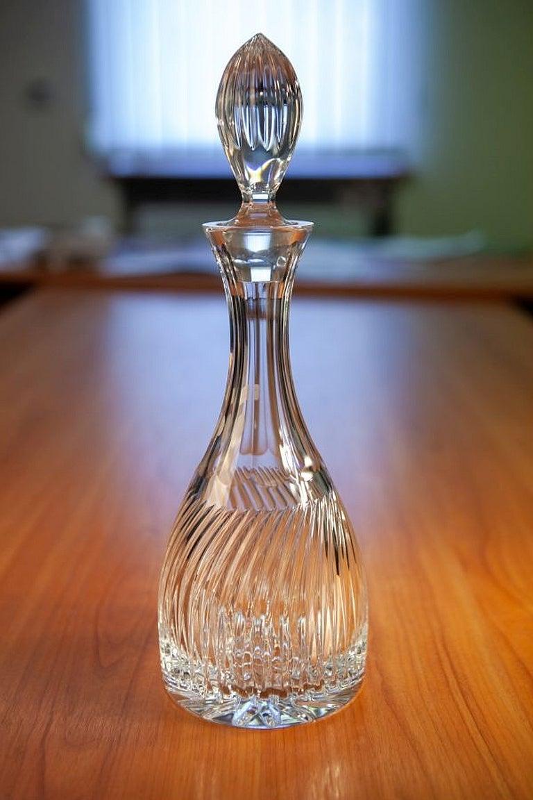 Hand-Crafted Handcrafted Crystal Decanter from 21st Century 33.81 us fl oz - Linea Design  For Sale