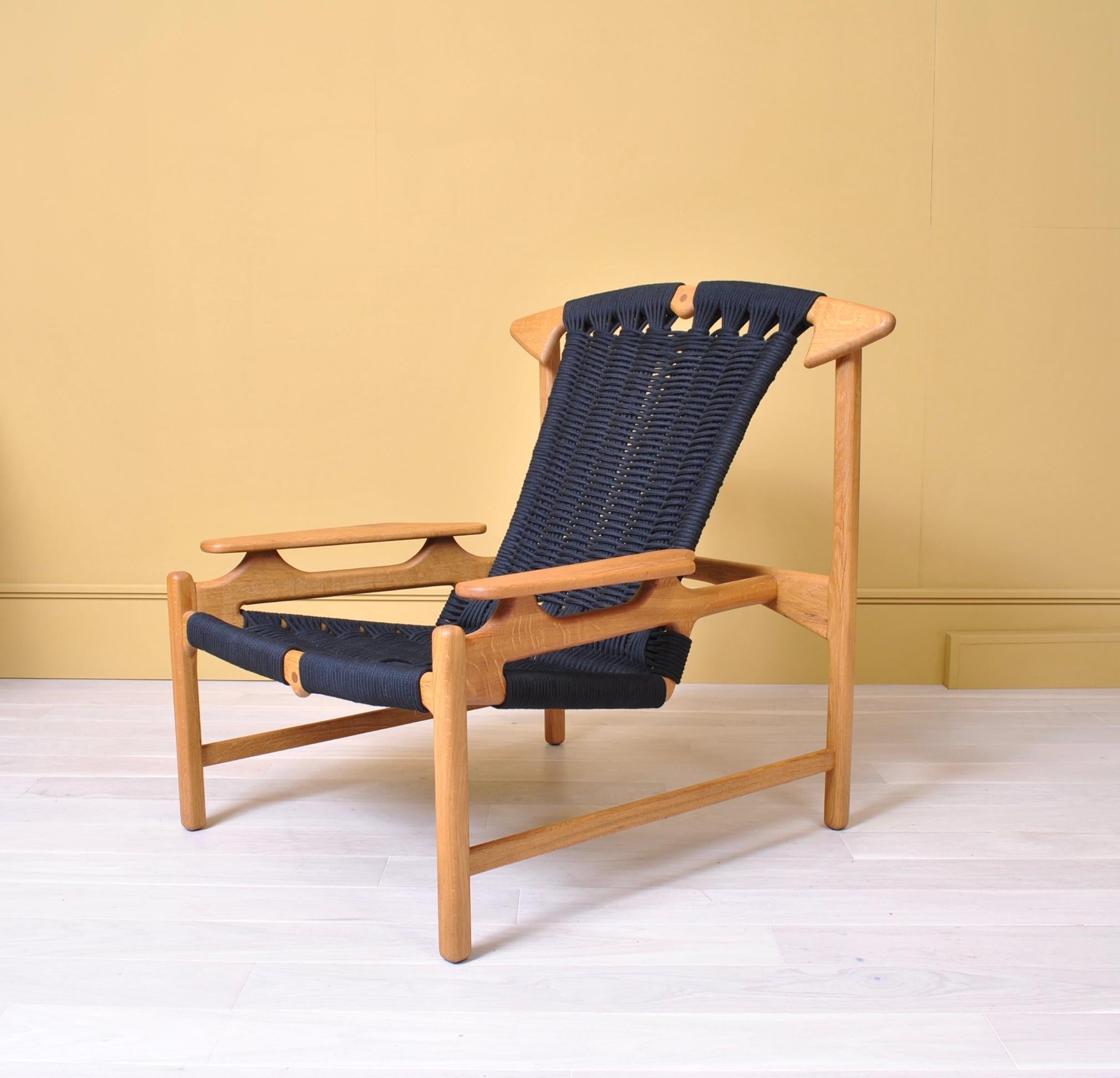 Handcrafted Danish Oak Lounge Chair by Martin Godsk 3