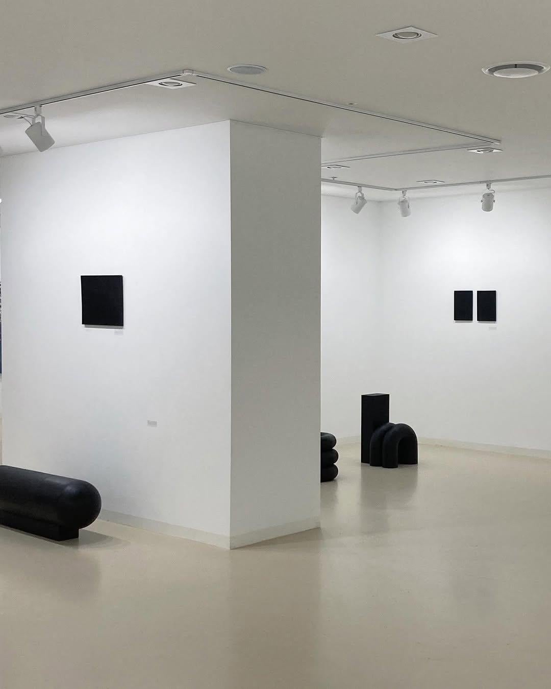 Sedia artigianale in legno nero scuro Time of Action No. 20-3, Chaeyoung Lee in vendita 4