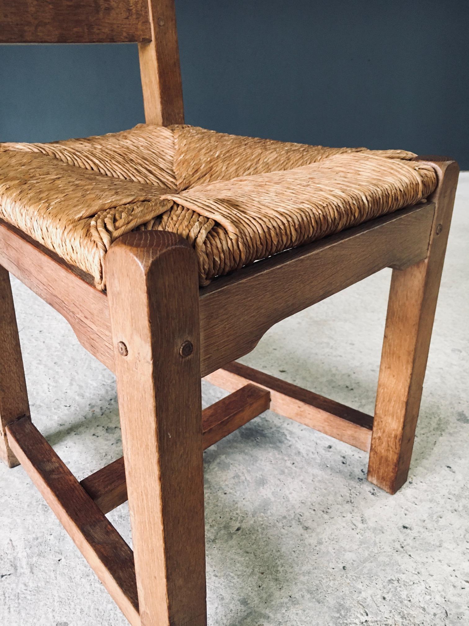 Handgefertigtes Design Schwere Eiche & Binsen Esszimmerstühle, Belgien 1960er Jahre im Angebot 9