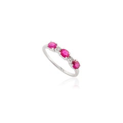 Eleganter, stapelbarer Diamant-Rubin-Verlobungsring aus 14k massivem Weißgold