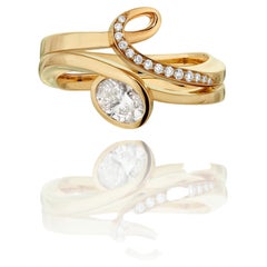Handgefertigter Solitär-Ring und Goldring aus 18 Karat Gold mit ovalem Diamanten