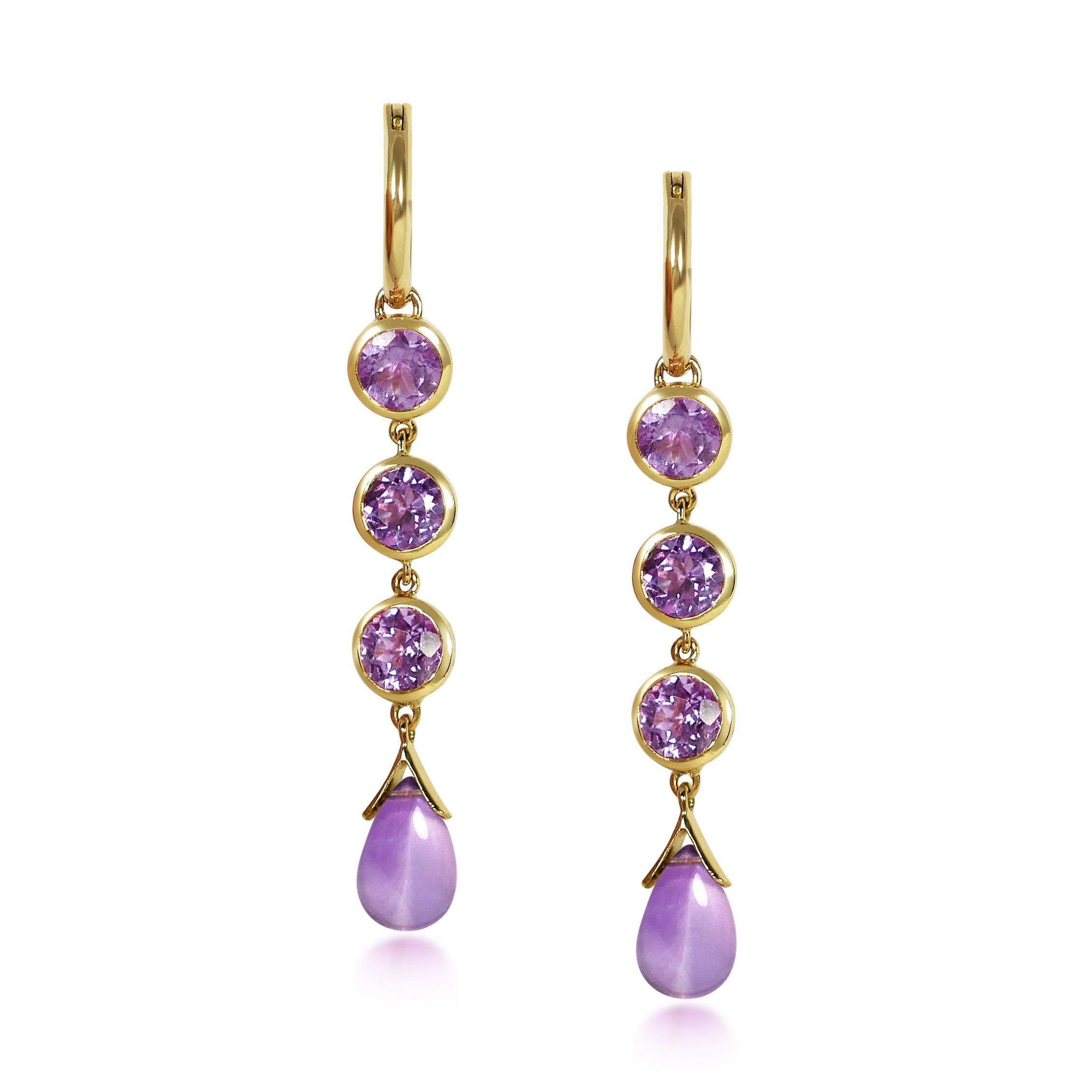 Contemporary Handcrafted 1.50 Carats Amethysts 18 Karat Yellow Gold Drop Earrings For Sale