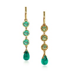 Handcrafted 1.35 Carats Emerald 18 Karat Yellow Gold Drop Earrings
