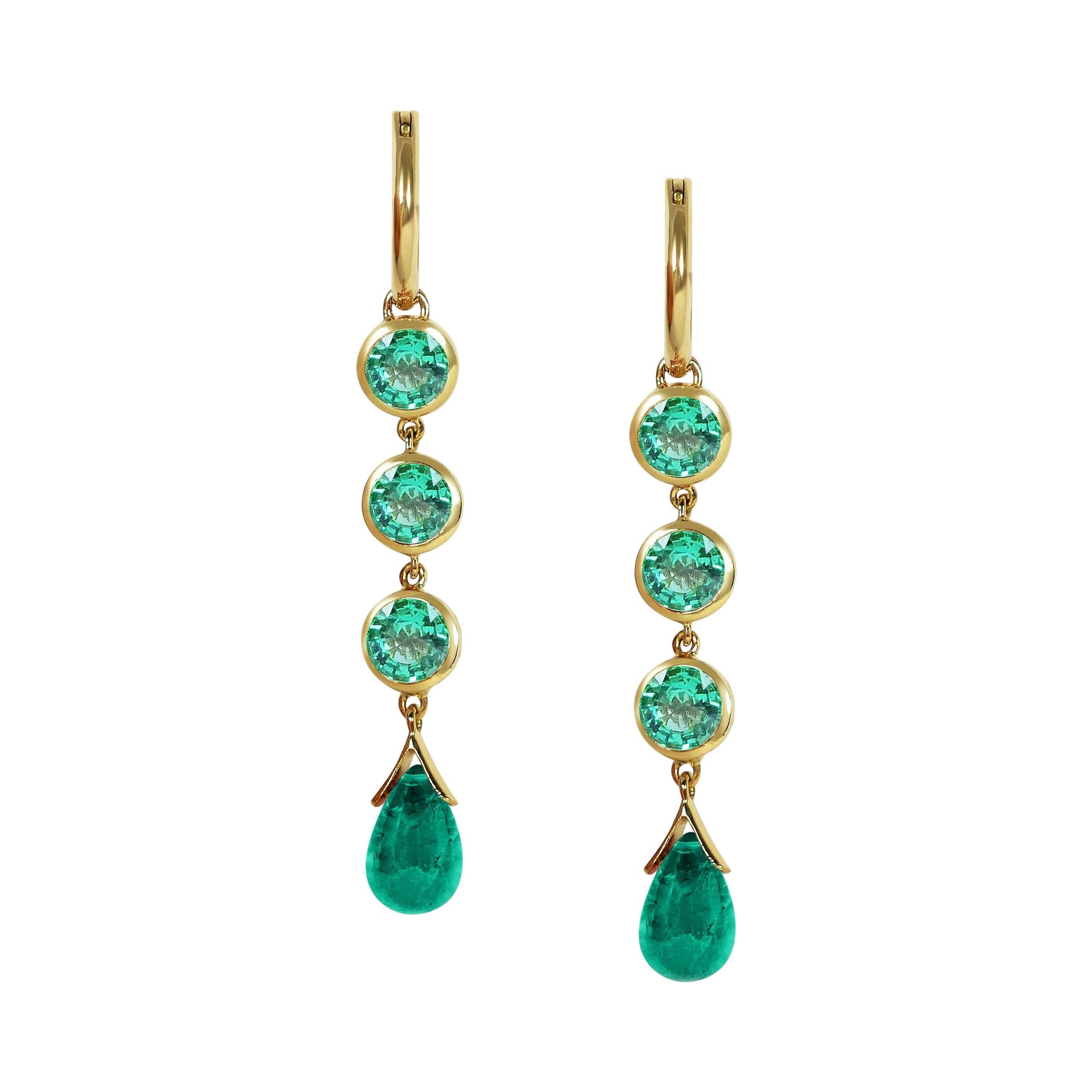 Handcrafted 1.35 Carats Emerald 18 Karat Yellow Gold Drop Earrings For Sale