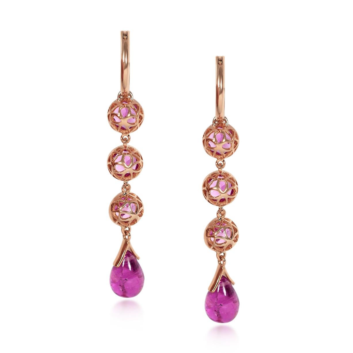 Contemporary Handcrafted 1.50 Carats Pink Tourmaline 18 Karat Rose Gold Drop Earrings For Sale