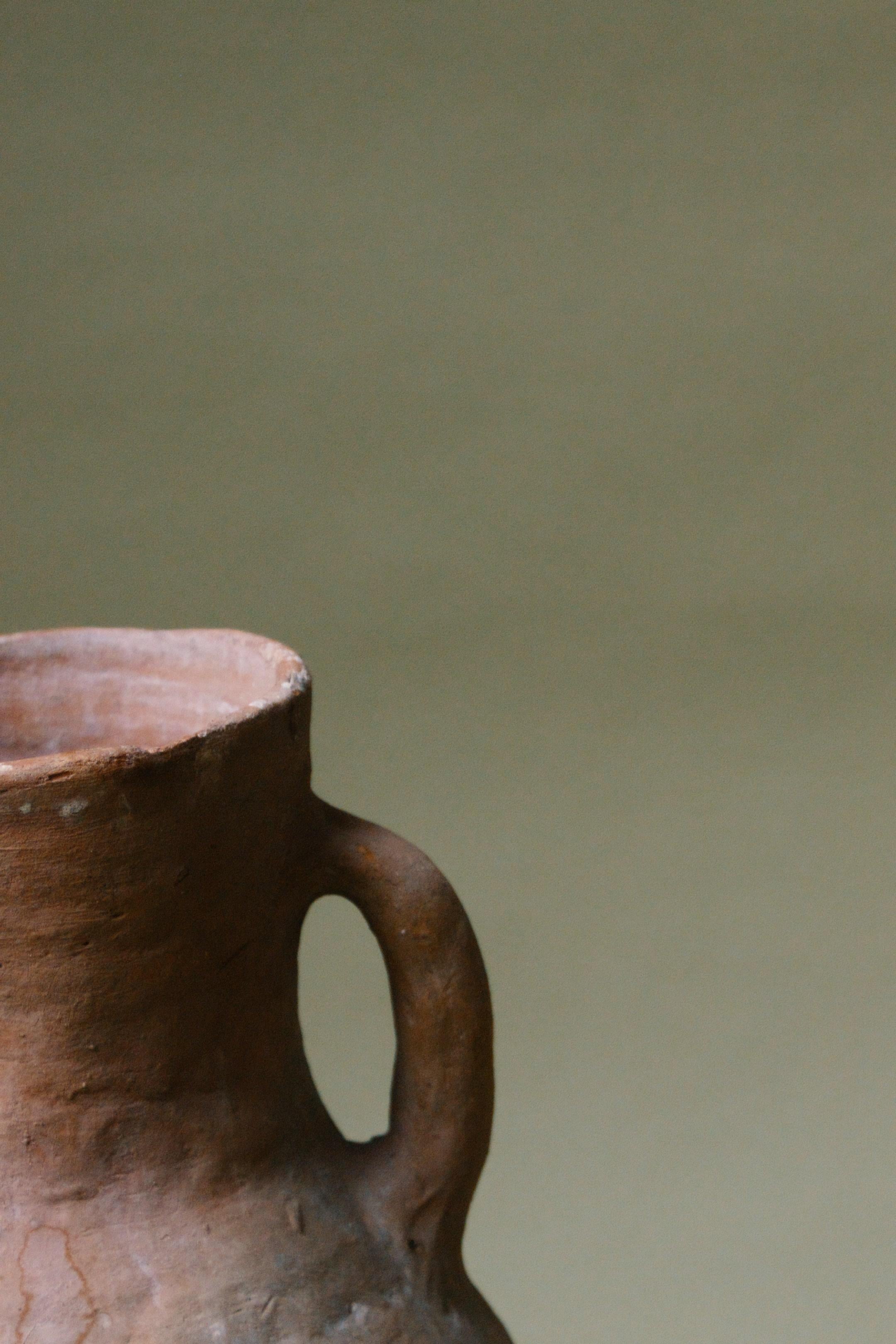 Turco Distributore d'acqua in terracotta realizzato a mano con rubinetto rustico in vendita