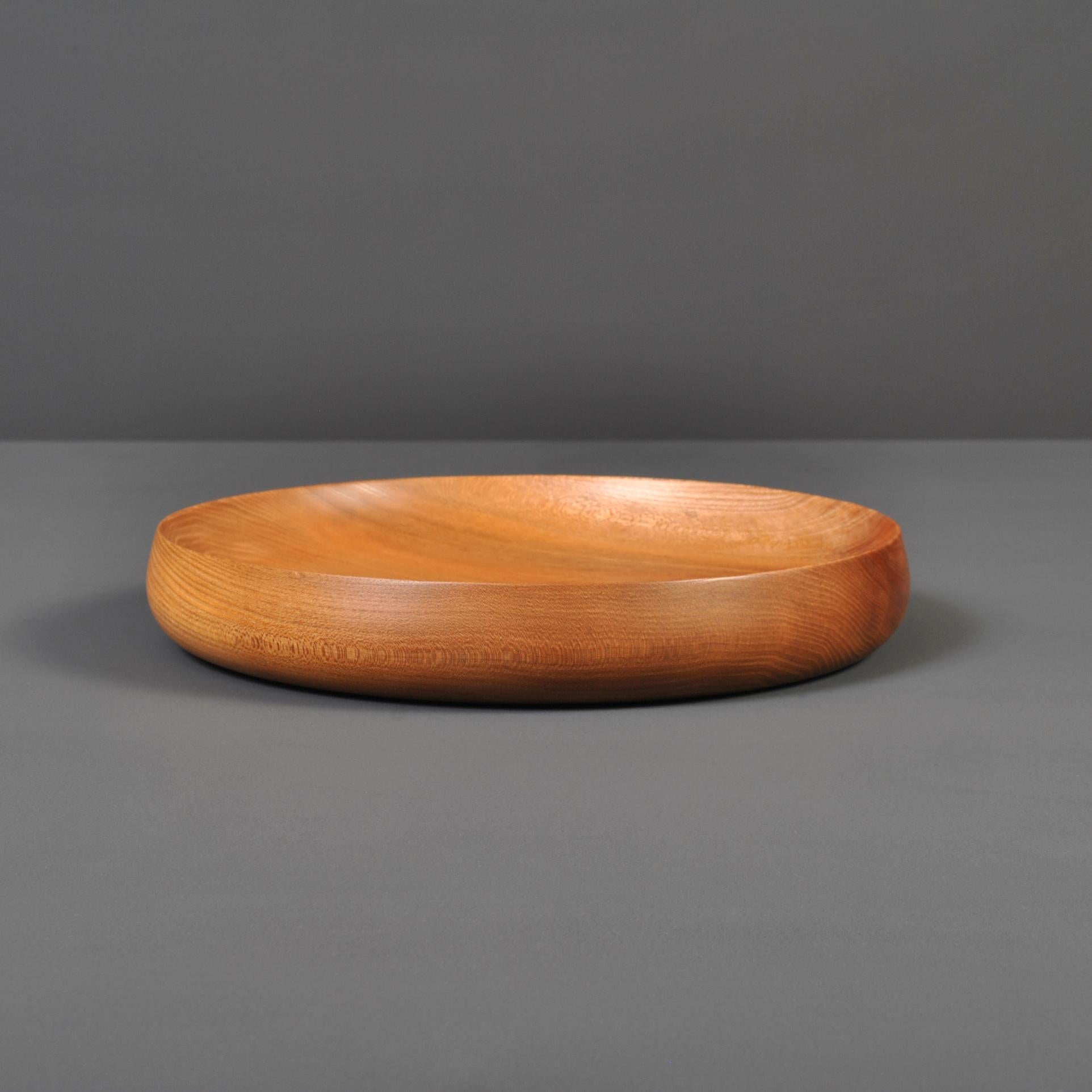 Hand-Crafted Handcrafted Elm Platter Bowl For Sale