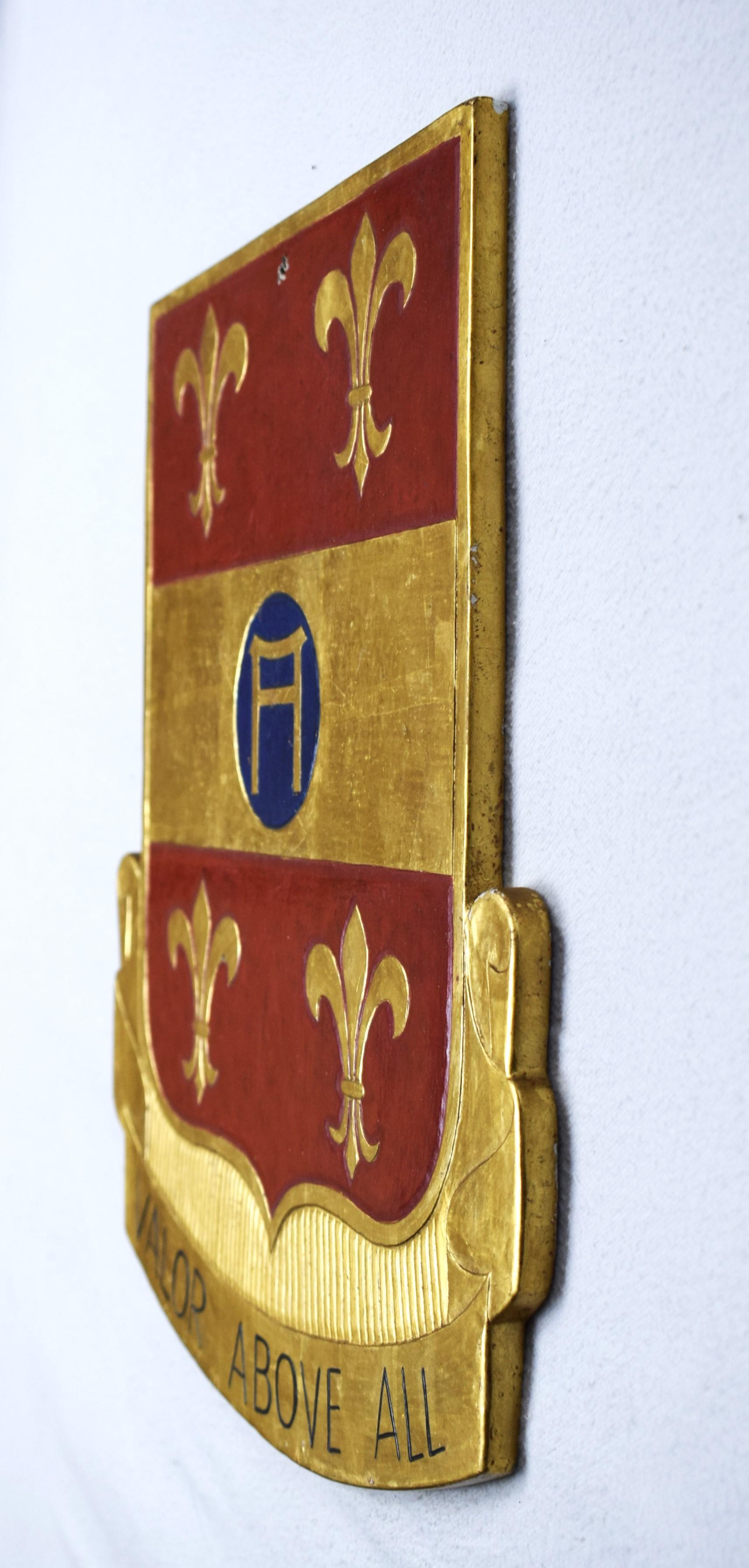 Emblema realizzato a mano dalla mensa degli ufficiali del 7232° Gruppo MMG Ammuniti dell'USAF. In condizioni discrete in vendita a Purkersdorf, AT