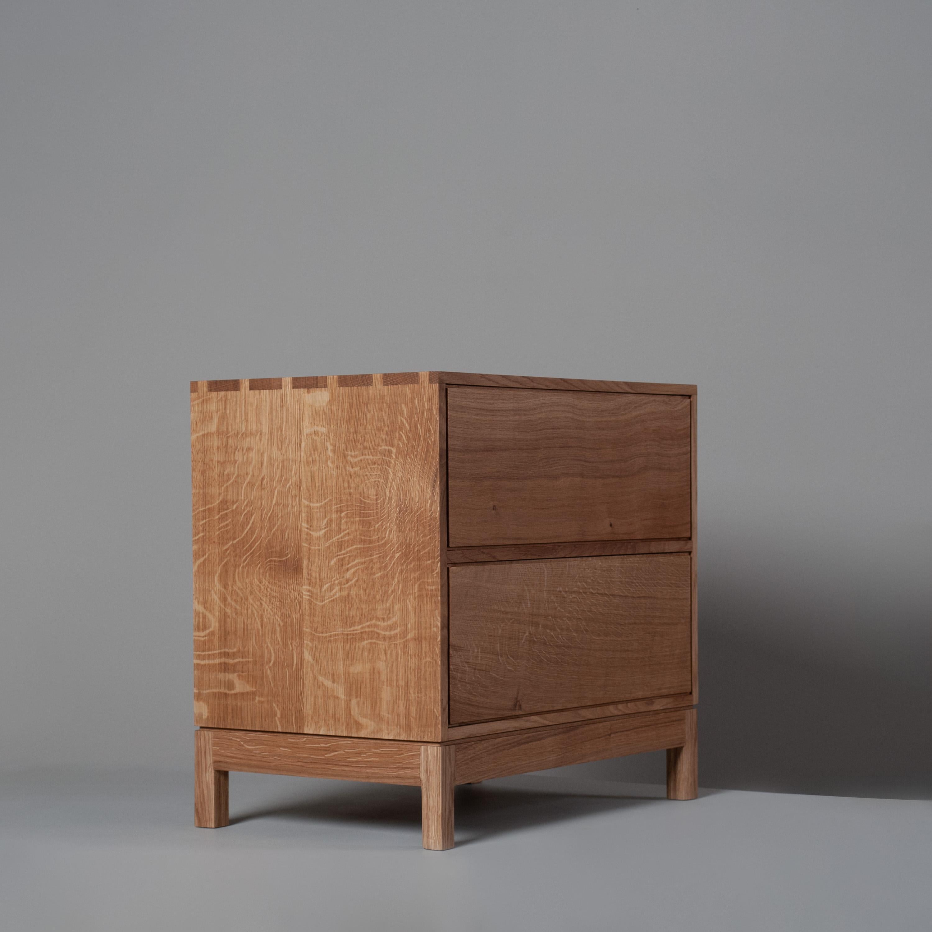 Quercia Cassettiera artigianale in Oak Oak, Comodino in vendita
