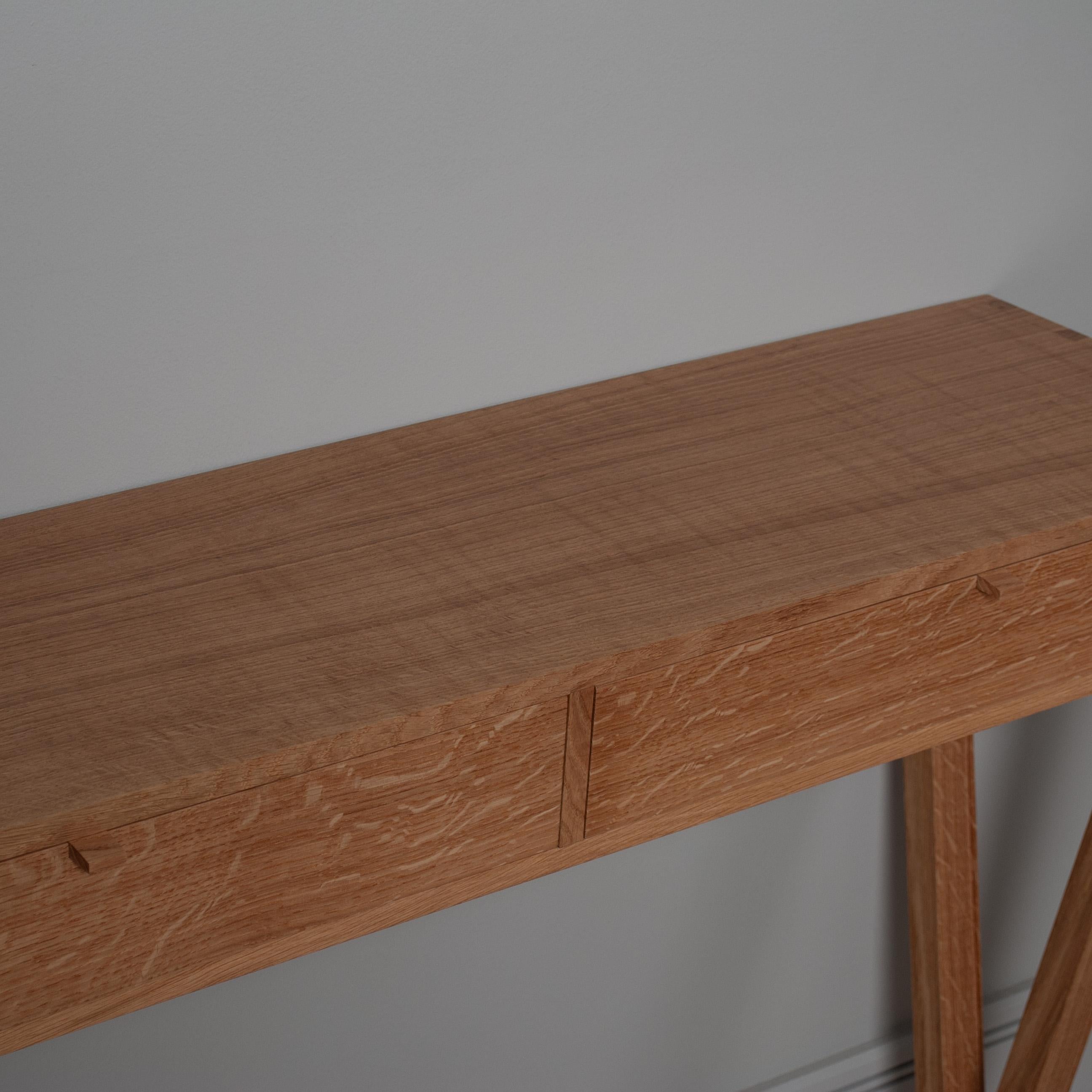 Mesa de Entrada Artesanal de Roble Inglés Cajones en venta 4