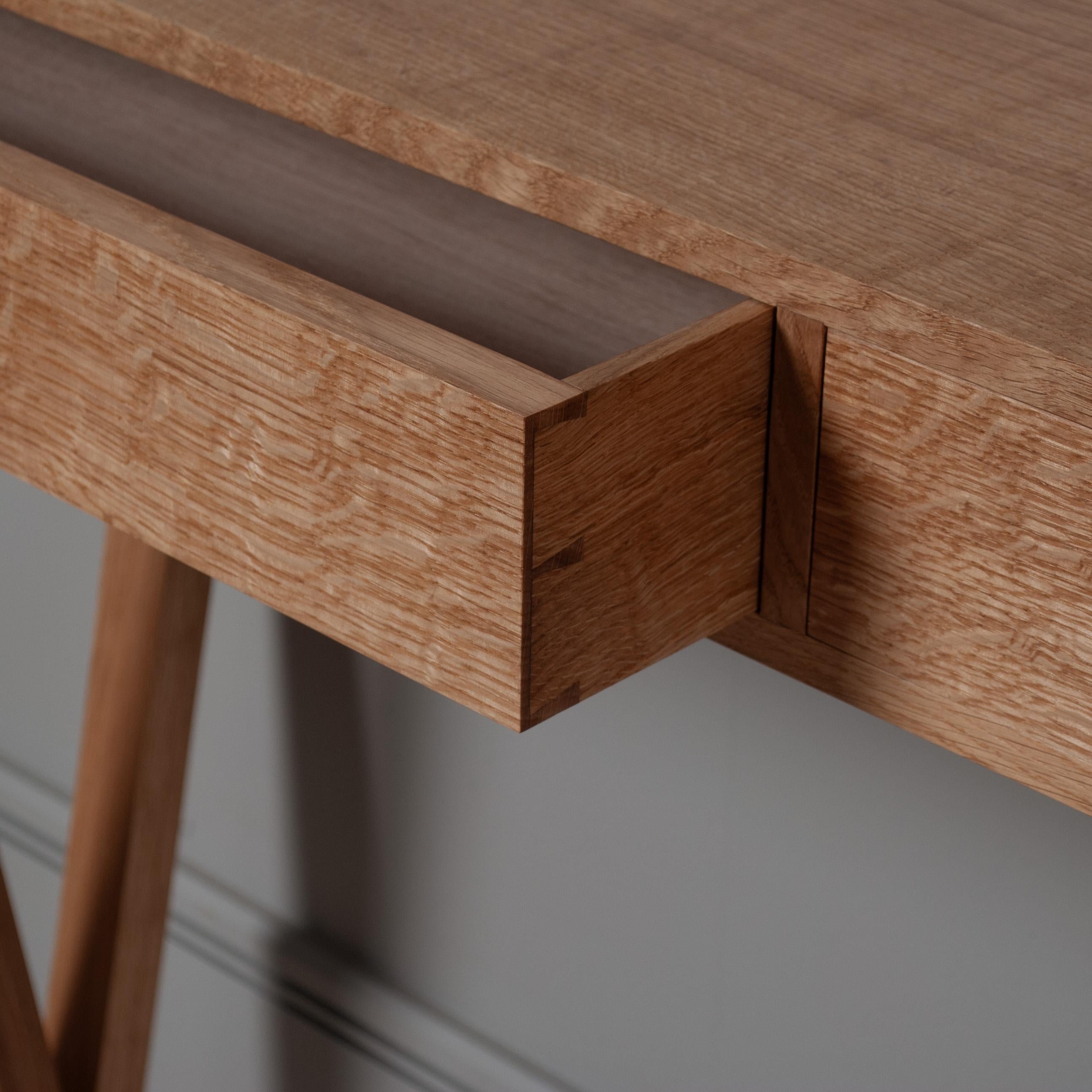 Mesa de Entrada Artesanal de Roble Inglés Cajones en Nuevo estado para la venta en London, GB
