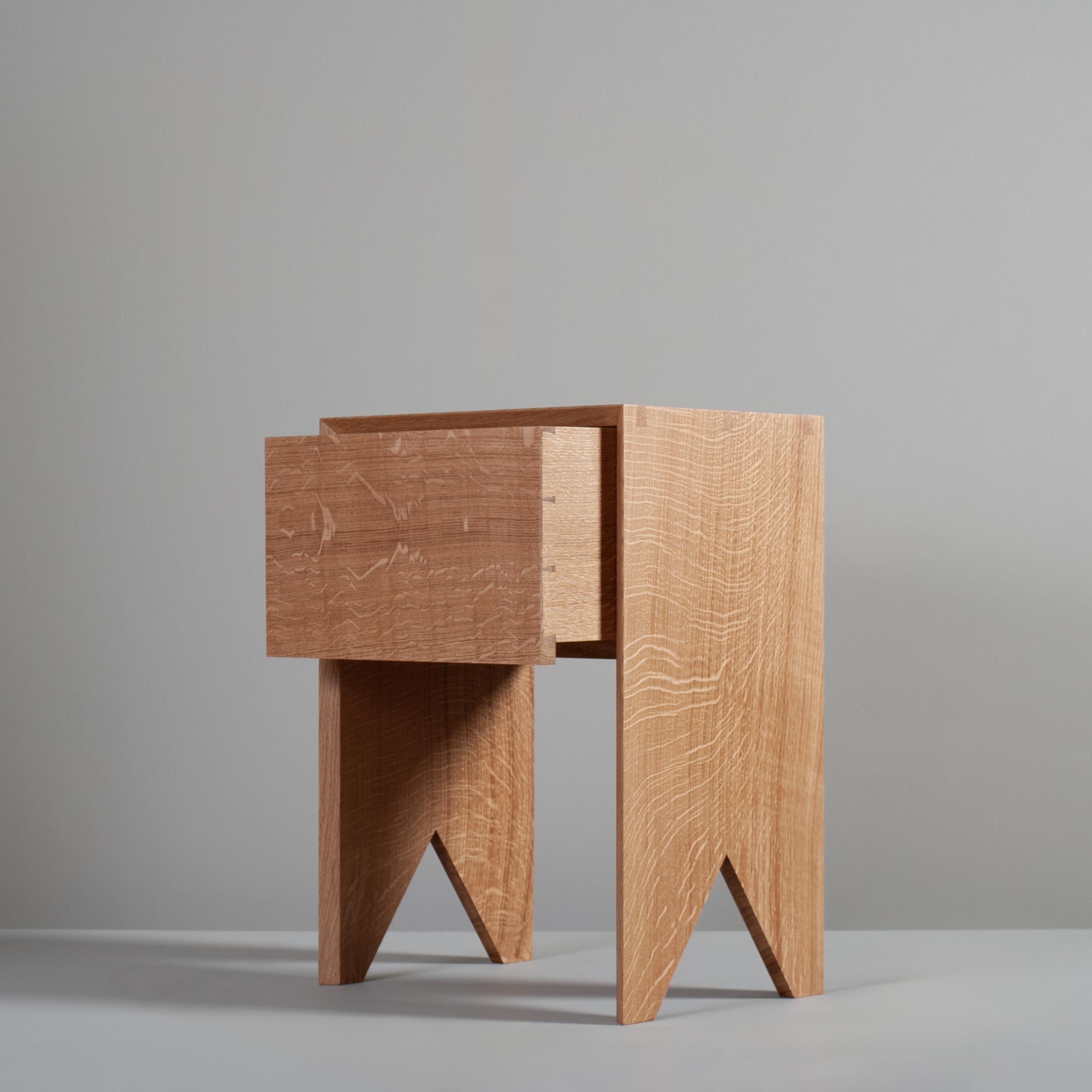 Handcrafted English Oak Night Stand Table & Drawer In New Condition For Sale In London, GB