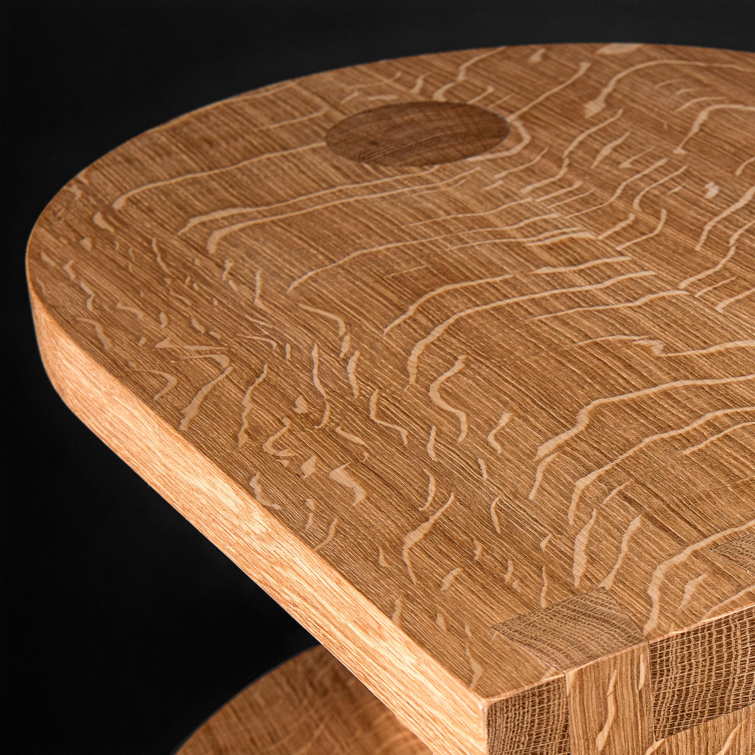 Moderne Tables de chevet en chêne anglais, fabriquées à la main en vente