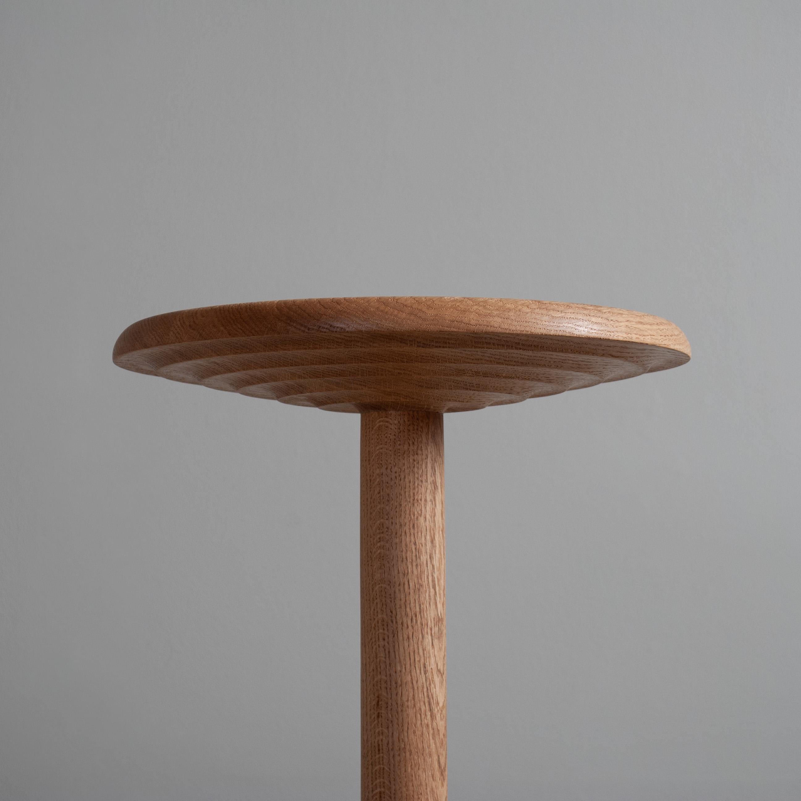 Handcrafted English Oak Beistelltisch im Zustand „Neu“ im Angebot in London, GB
