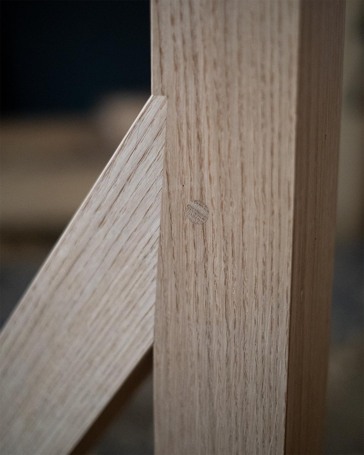 Handcrafted English Oak Table In New Condition In London, GB