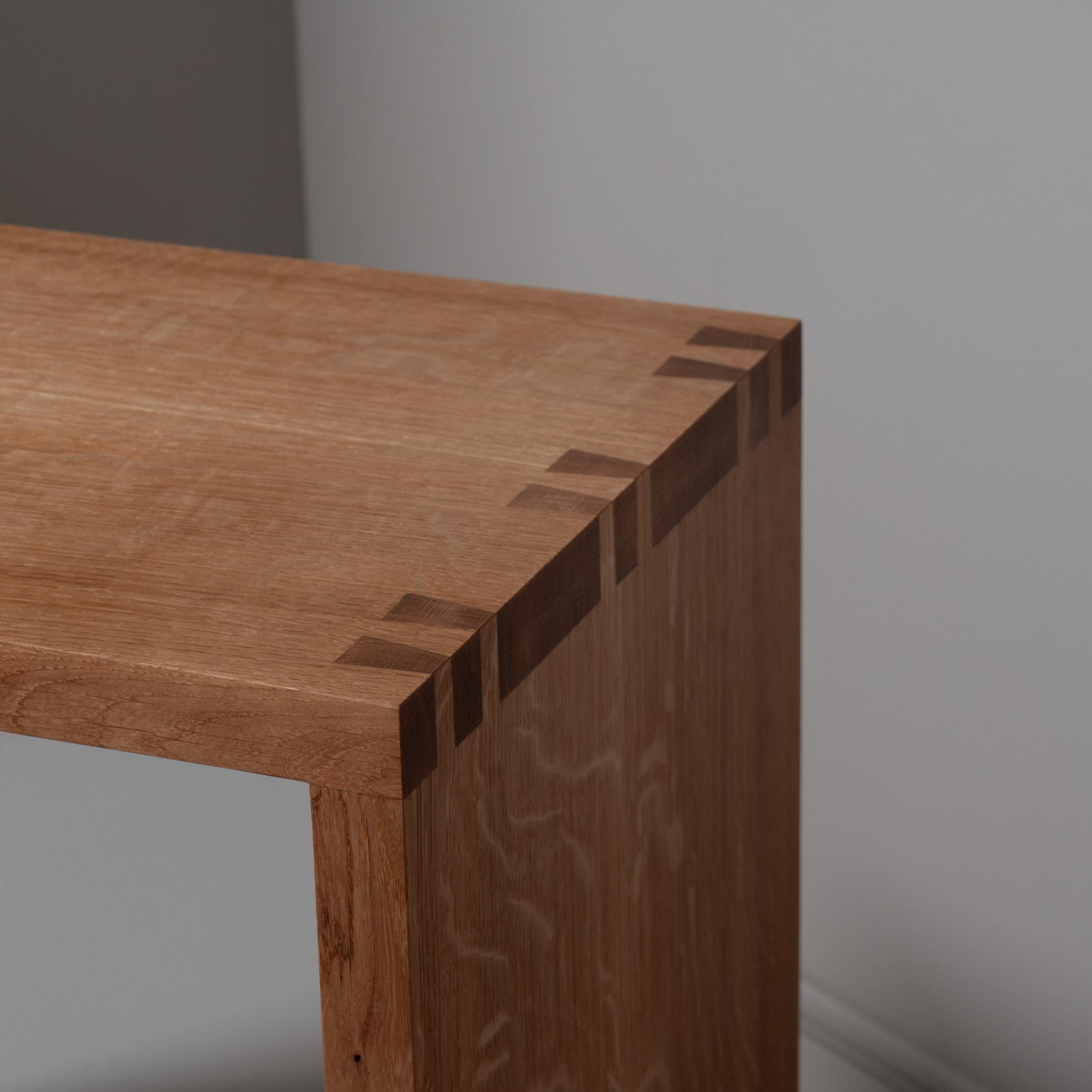 Mesa Utilitaria Artesanal de Roble Inglés en venta 4