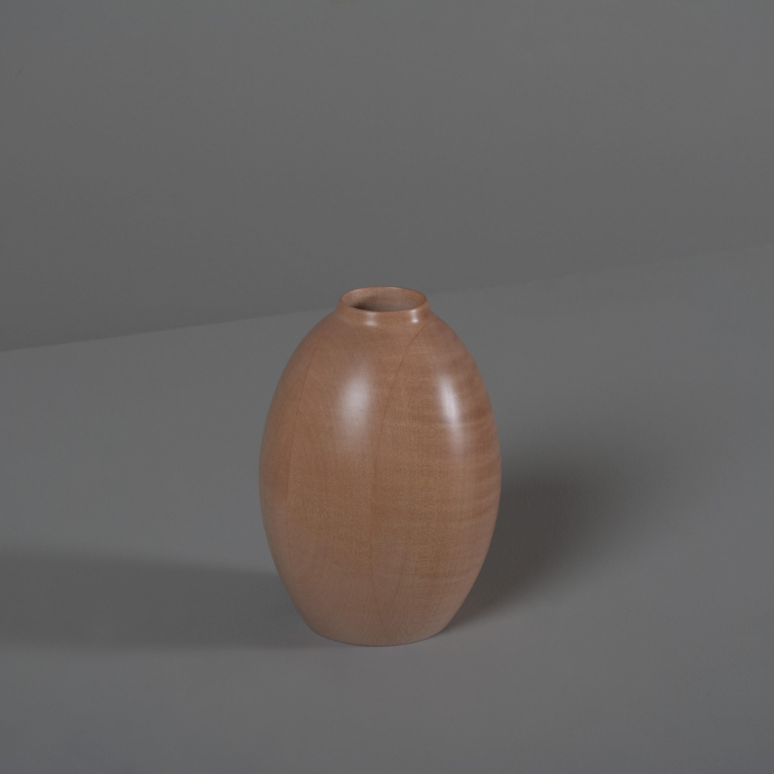 Vaso di sicomoro inglese fatto a mano In condizioni Nuovo in vendita a London, GB