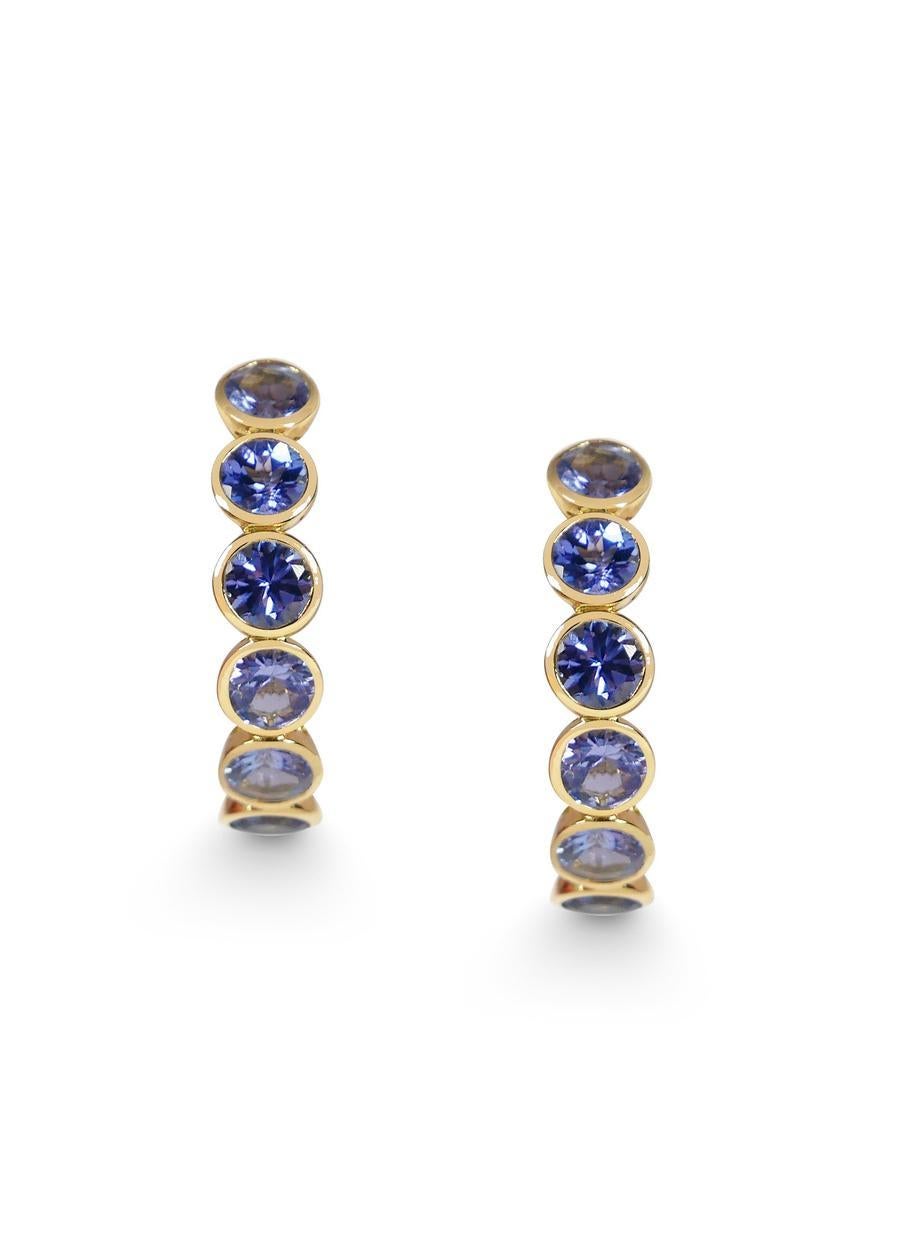 Round Cut Handcrafted Eternity Hoop Earrings in Tanzanite and 18 Karat Yellow Gold For Sale